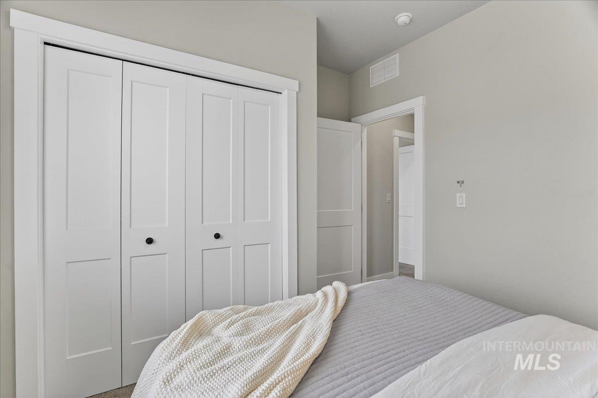 7136 W Riverwood St, Boise, Idaho 83709, 3 Bedrooms, 2.5 Bathrooms, Residential For Sale, Price $469,000, 98975805