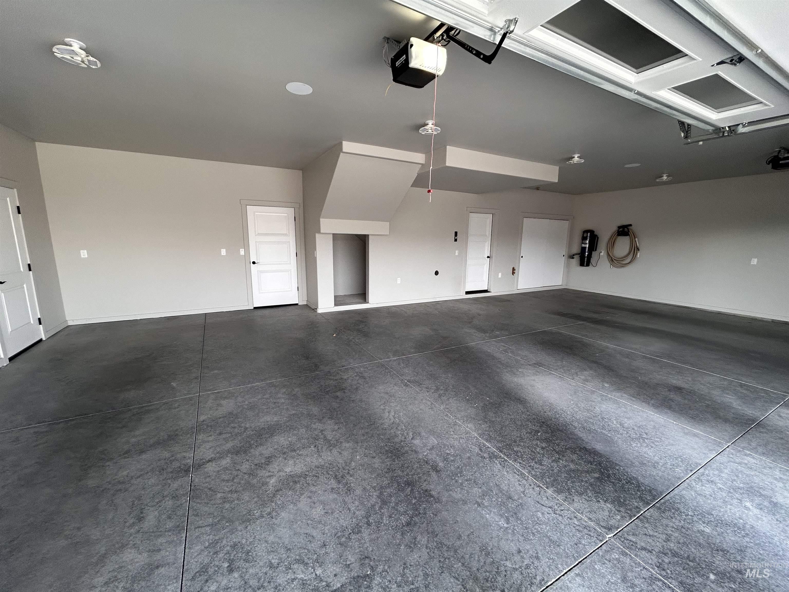 2264 Detweiler Pl., Twin Falls, Idaho 83301, 4 Bedrooms, 3 Bathrooms, Residential For Sale, Price $799,900,MLS 98975808