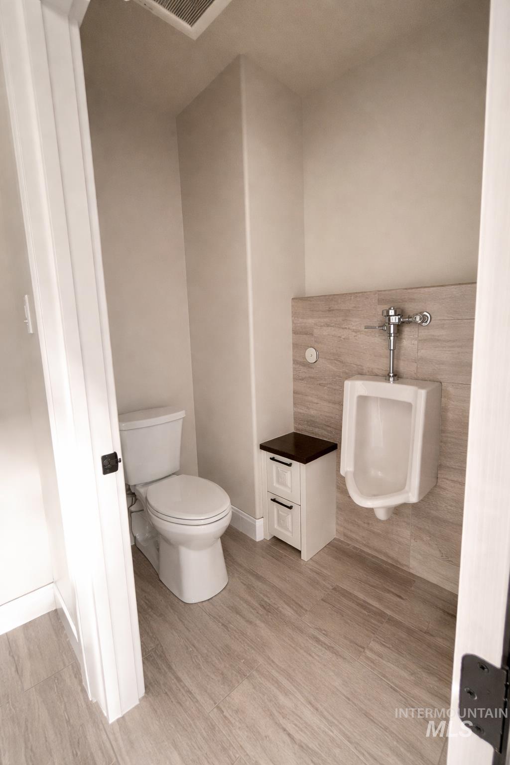 2264 Detweiler Pl., Twin Falls, Idaho 83301, 4 Bedrooms, 3 Bathrooms, Residential For Sale, Price $799,900,MLS 98975808