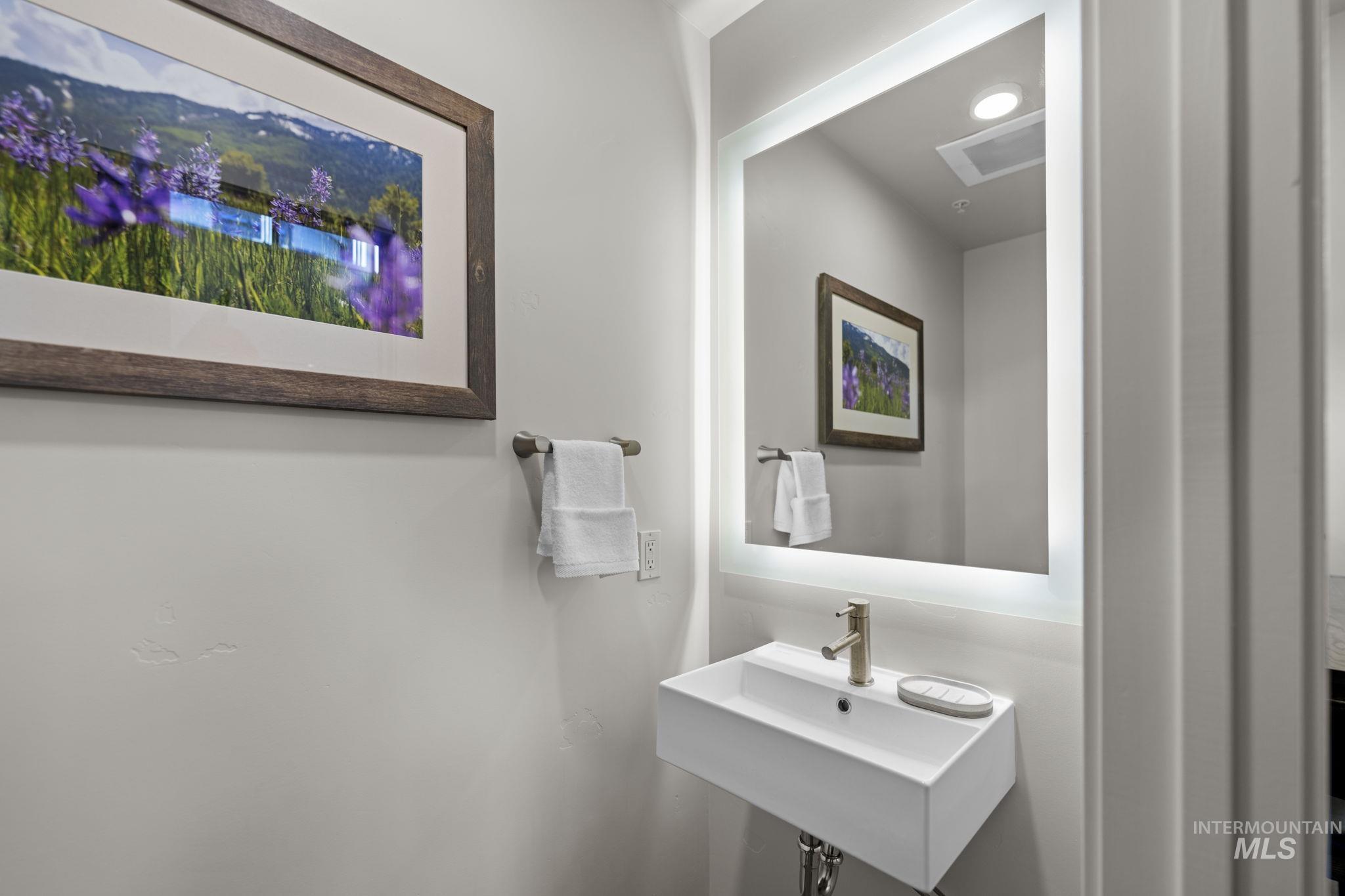 740 Village Drive, Donnelly, Idaho 83615, 1 Bedroom, 1.5 Bathrooms, Residential For Sale, Price $899,000, 98975809