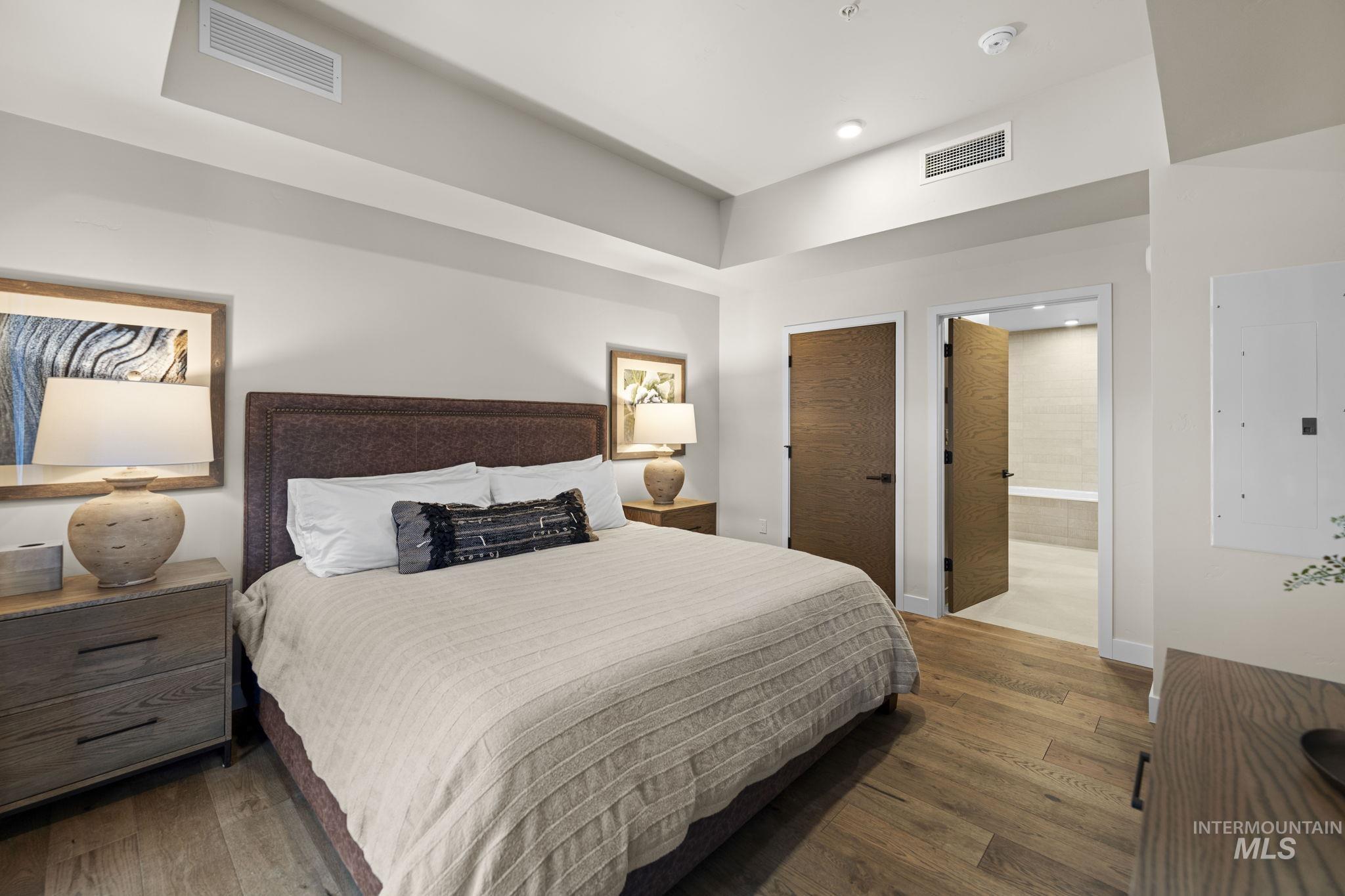 740 Village Drive, Donnelly, Idaho 83615, 1 Bedroom, 1.5 Bathrooms, Residential For Sale, Price $899,000, 98975809