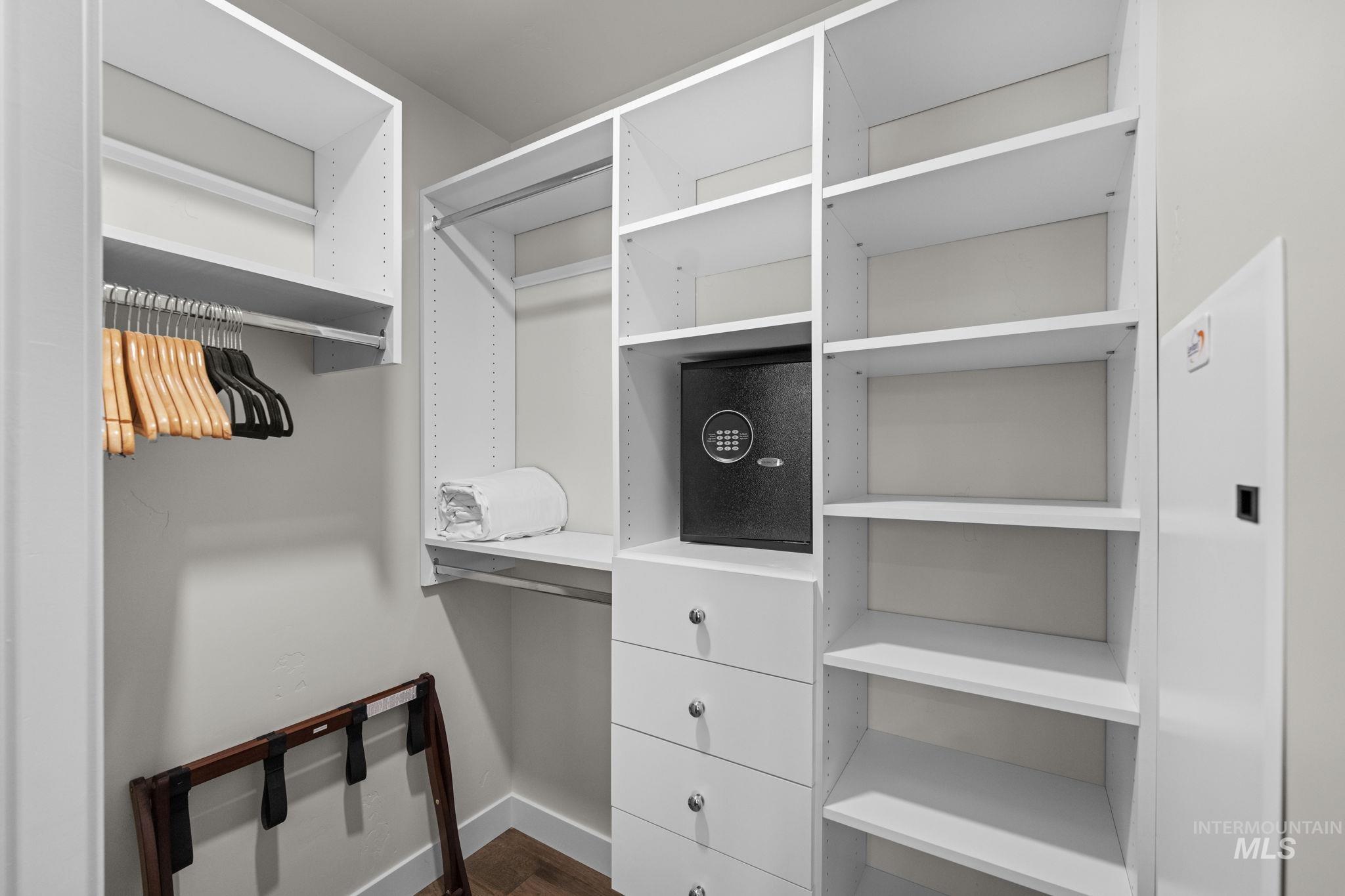 740 Village Drive, Donnelly, Idaho 83615, 1 Bedroom, 1.5 Bathrooms, Residential For Sale, Price $899,000, 98975809