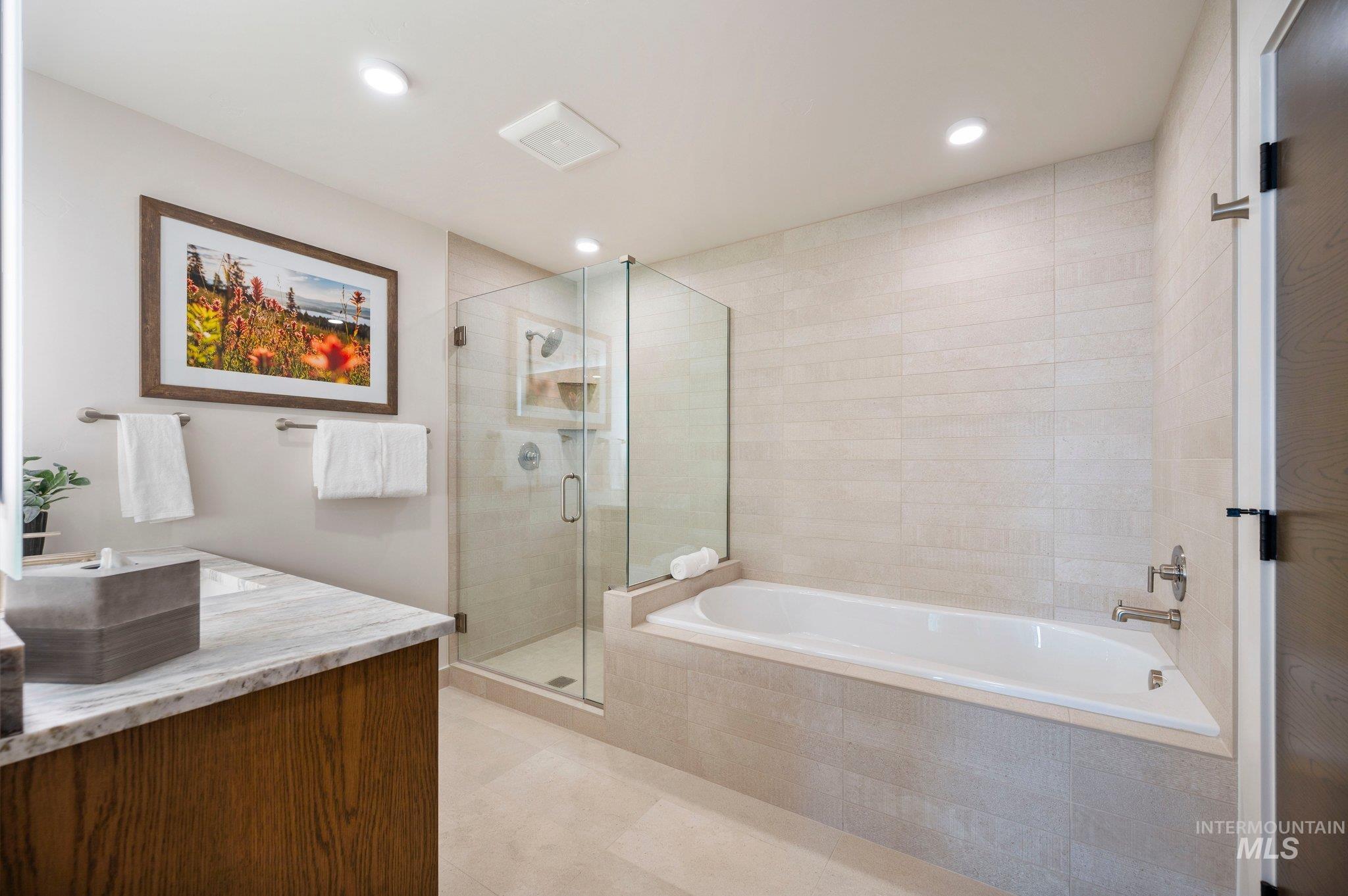 700 Village Drive, Donnelly, Idaho 83615, 1 Bedroom, 1.5 Bathrooms, Residential For Sale, Price $849,000, 98975810