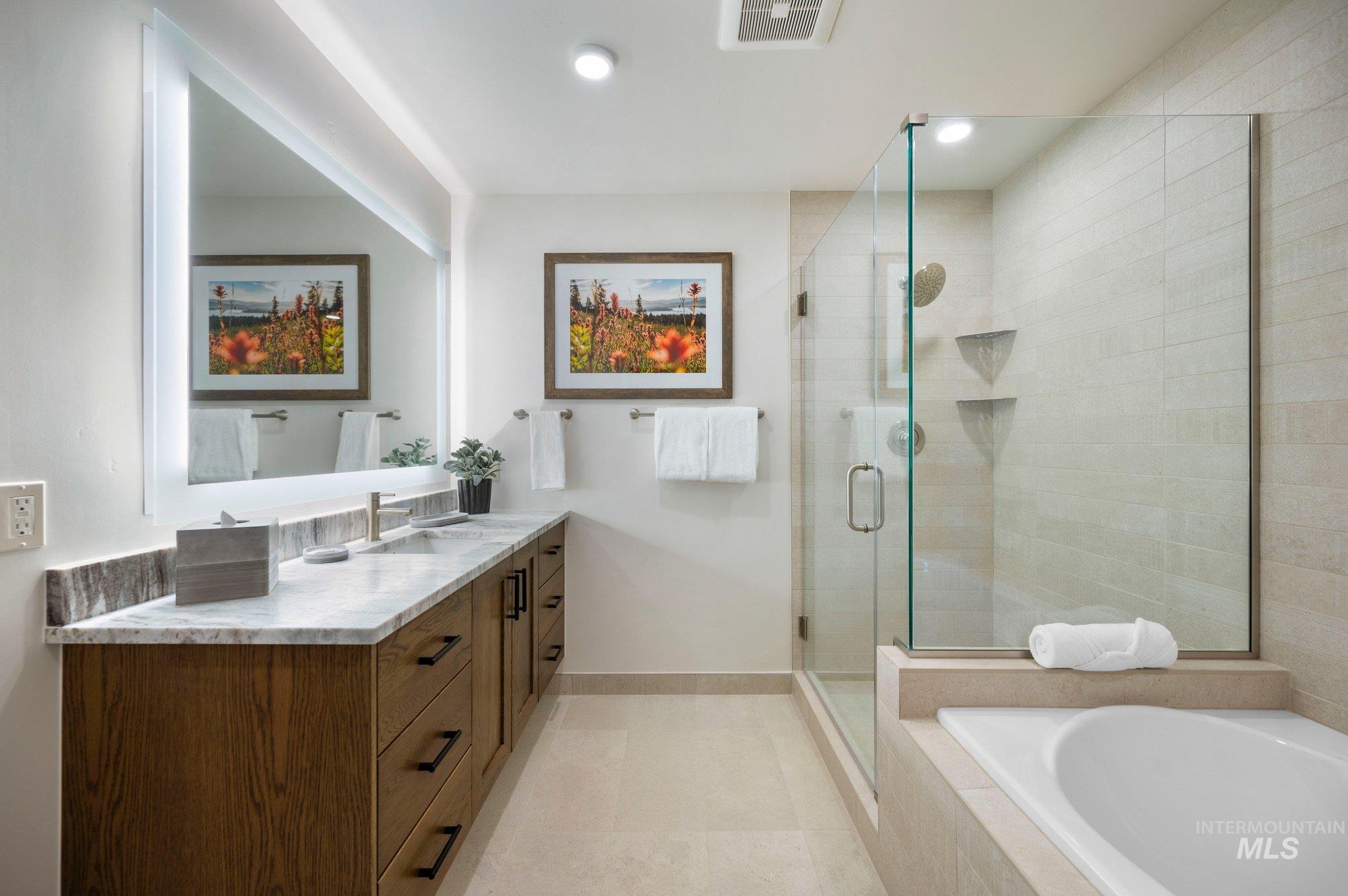 700 Village Drive, Donnelly, Idaho 83615, 1 Bedroom, 1.5 Bathrooms, Residential For Sale, Price $849,000, 98975810