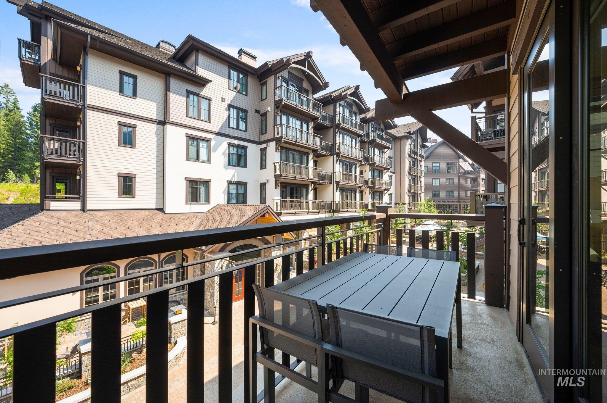 700 Village Drive, Donnelly, Idaho 83615, 1 Bedroom, 1.5 Bathrooms, Residential For Sale, Price $849,000, 98975810