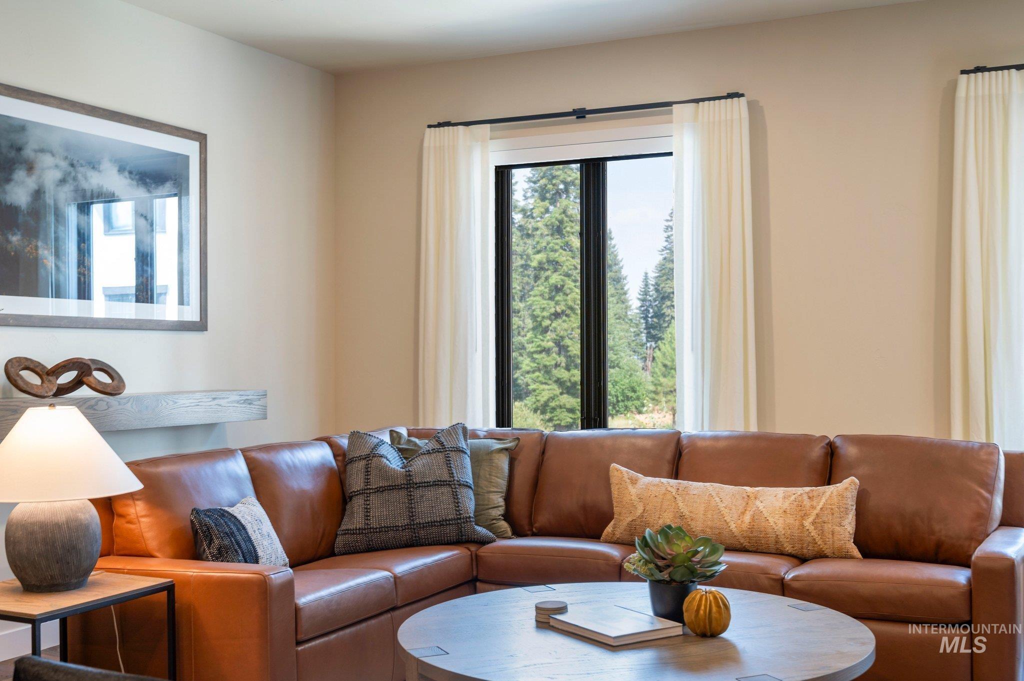 700 Village Drive, Donnelly, Idaho 83615, 1 Bedroom, 1.5 Bathrooms, Residential For Sale, Price $849,000, 98975810