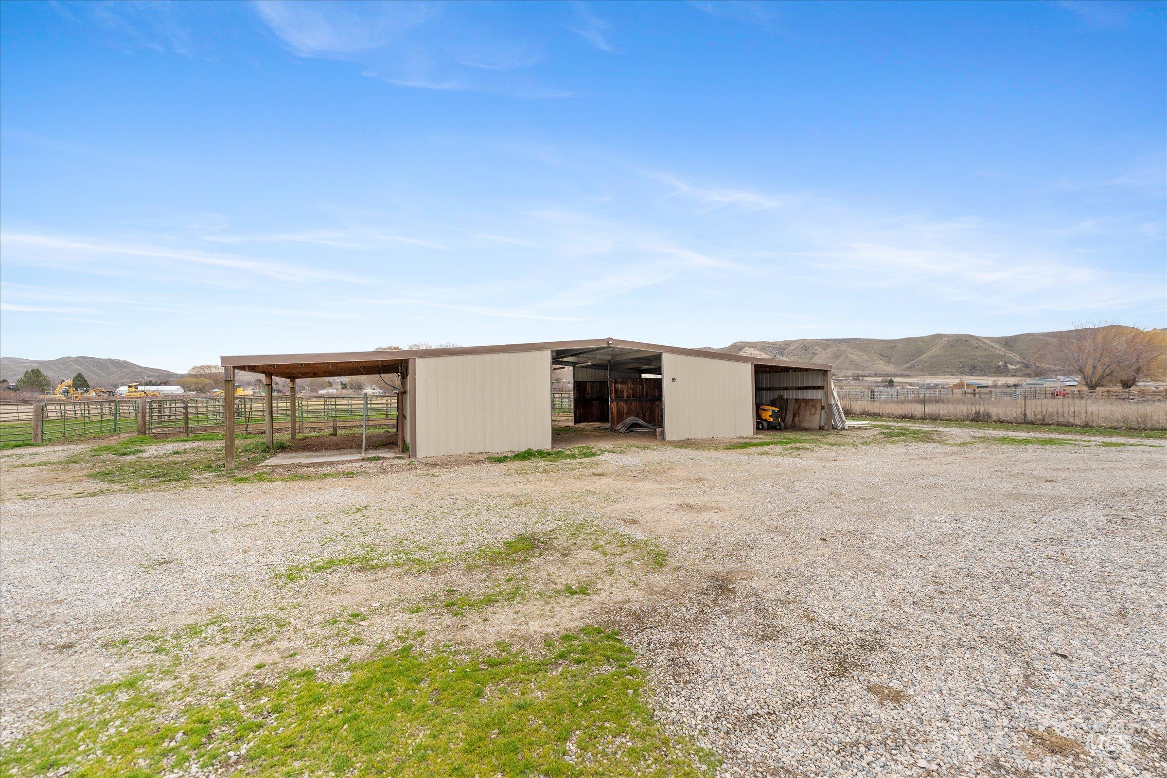 2515 Foxfire Ln, Emmett, Idaho 83617-9178, 3 Bedrooms, 2 Bathrooms, Residential For Sale, Price $789,900, 98975812