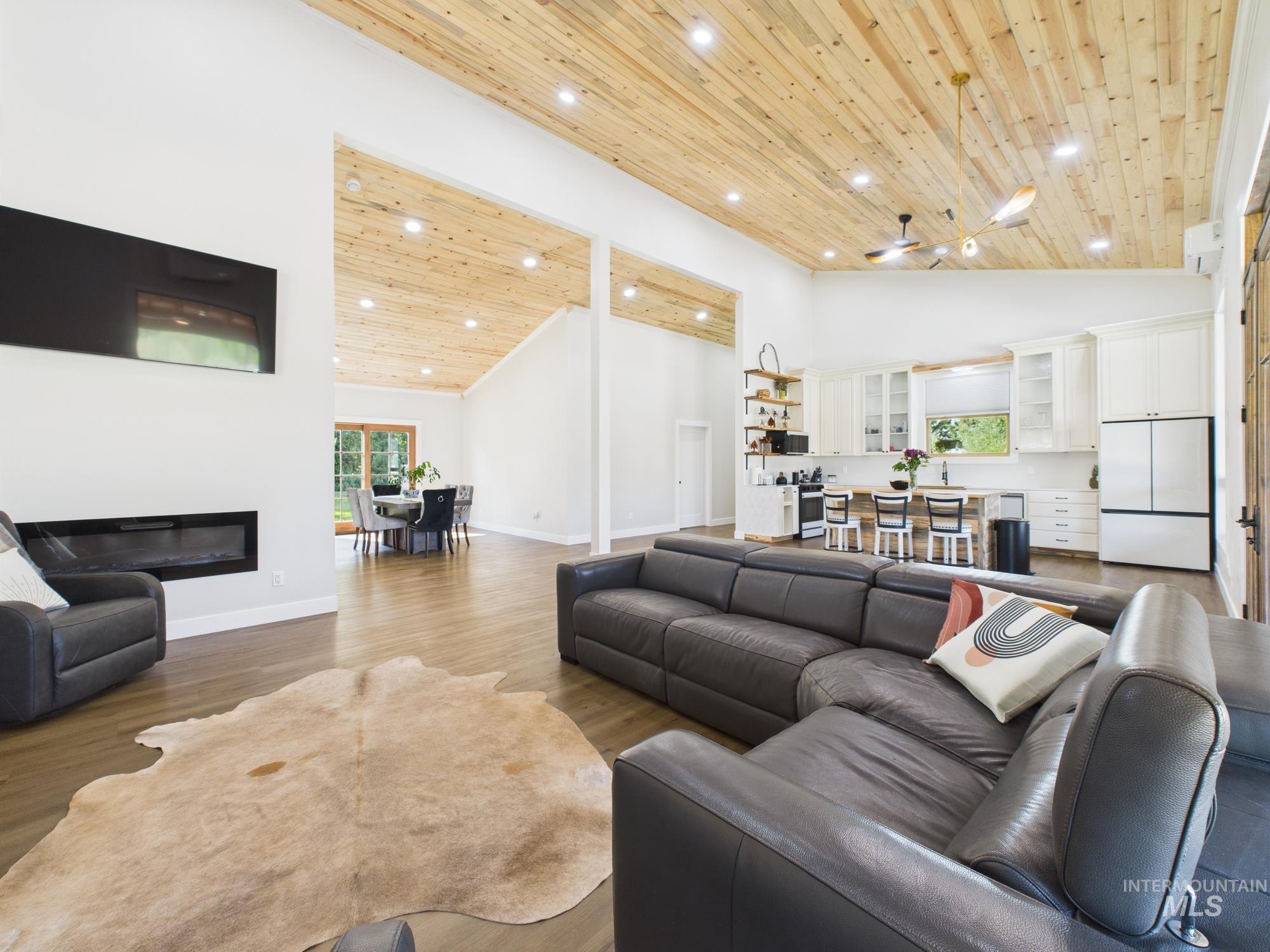 6501 Sweet Ola Hwy, Sweet, Idaho 83670, 2 Bedrooms, 2 Bathrooms, Residential For Sale, Price $535,000, 98975813