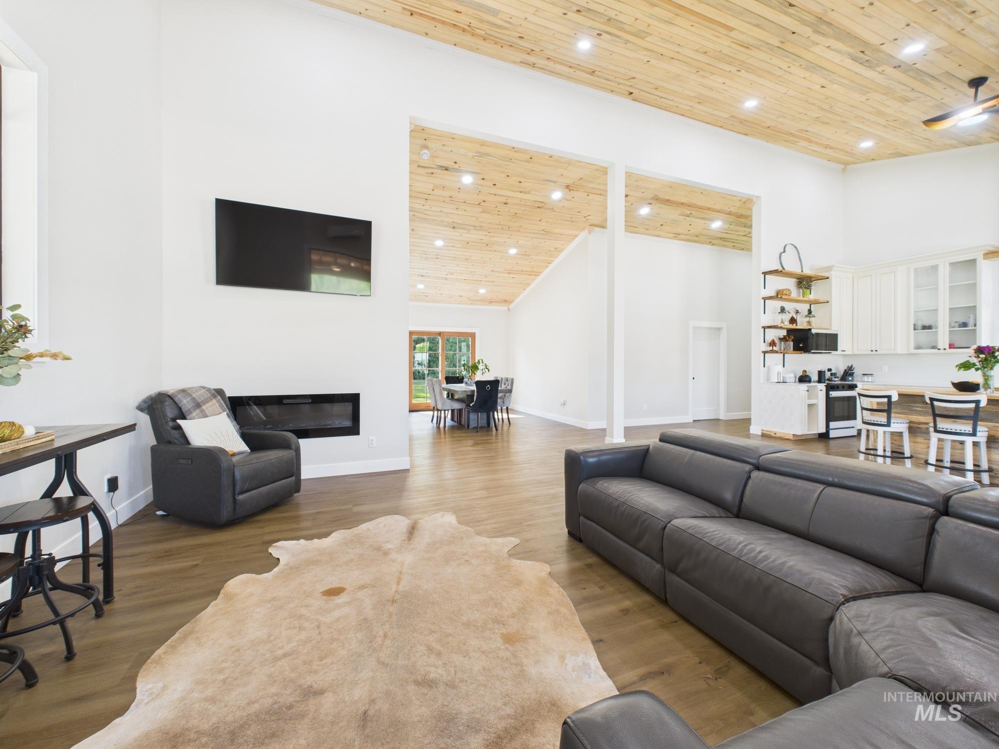 6501 Sweet Ola Hwy, Sweet, Idaho 83670, 2 Bedrooms, 2 Bathrooms, Residential For Sale, Price $535,000, 98975813