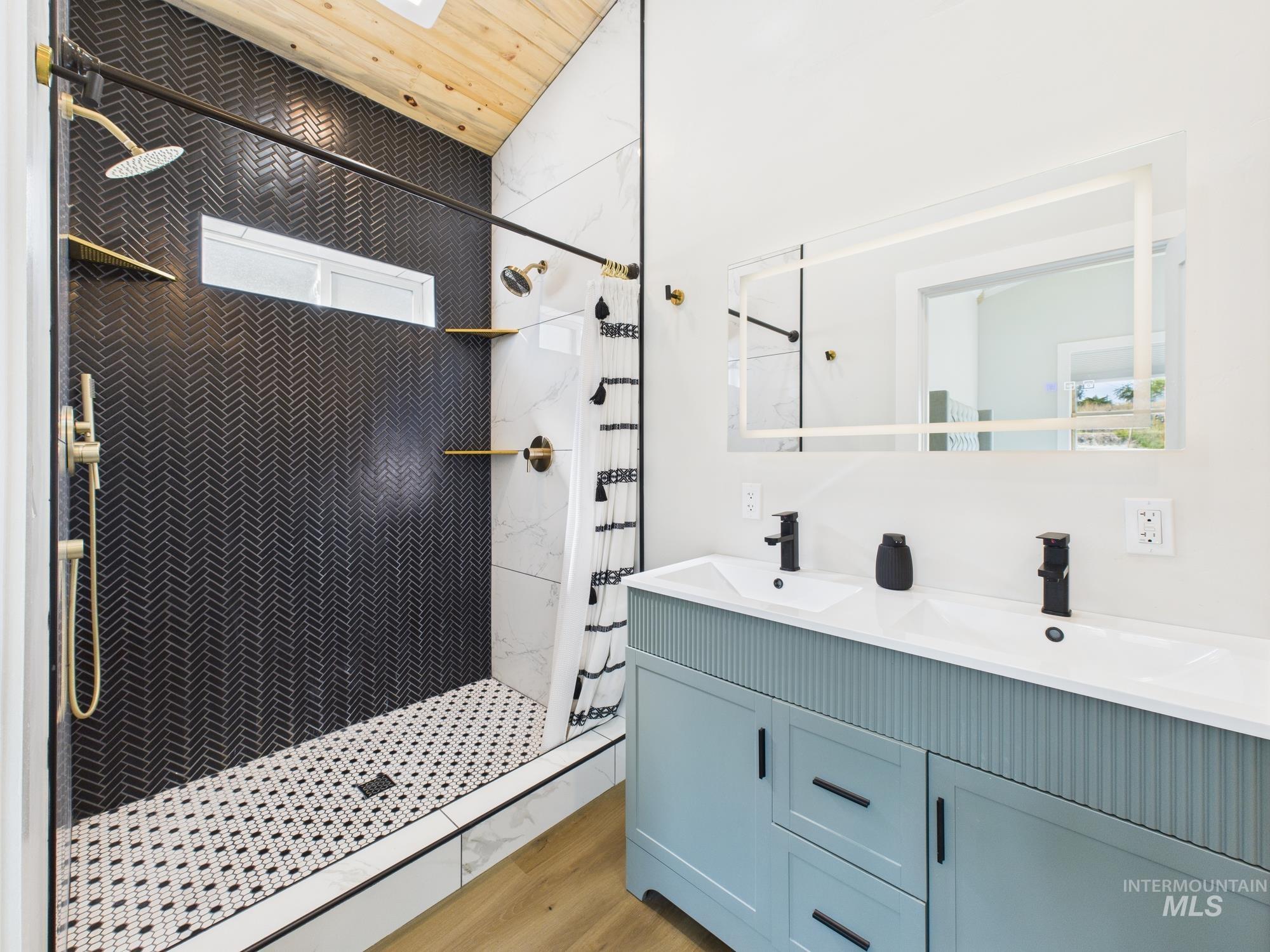 6501 Sweet Ola Hwy, Sweet, Idaho 83670, 2 Bedrooms, 2 Bathrooms, Residential For Sale, Price $535,000, 98975813