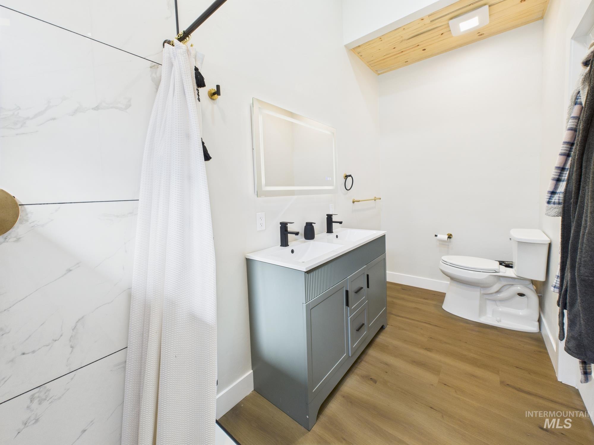 6501 Sweet Ola Hwy, Sweet, Idaho 83670, 2 Bedrooms, 2 Bathrooms, Residential For Sale, Price $535,000, 98975813