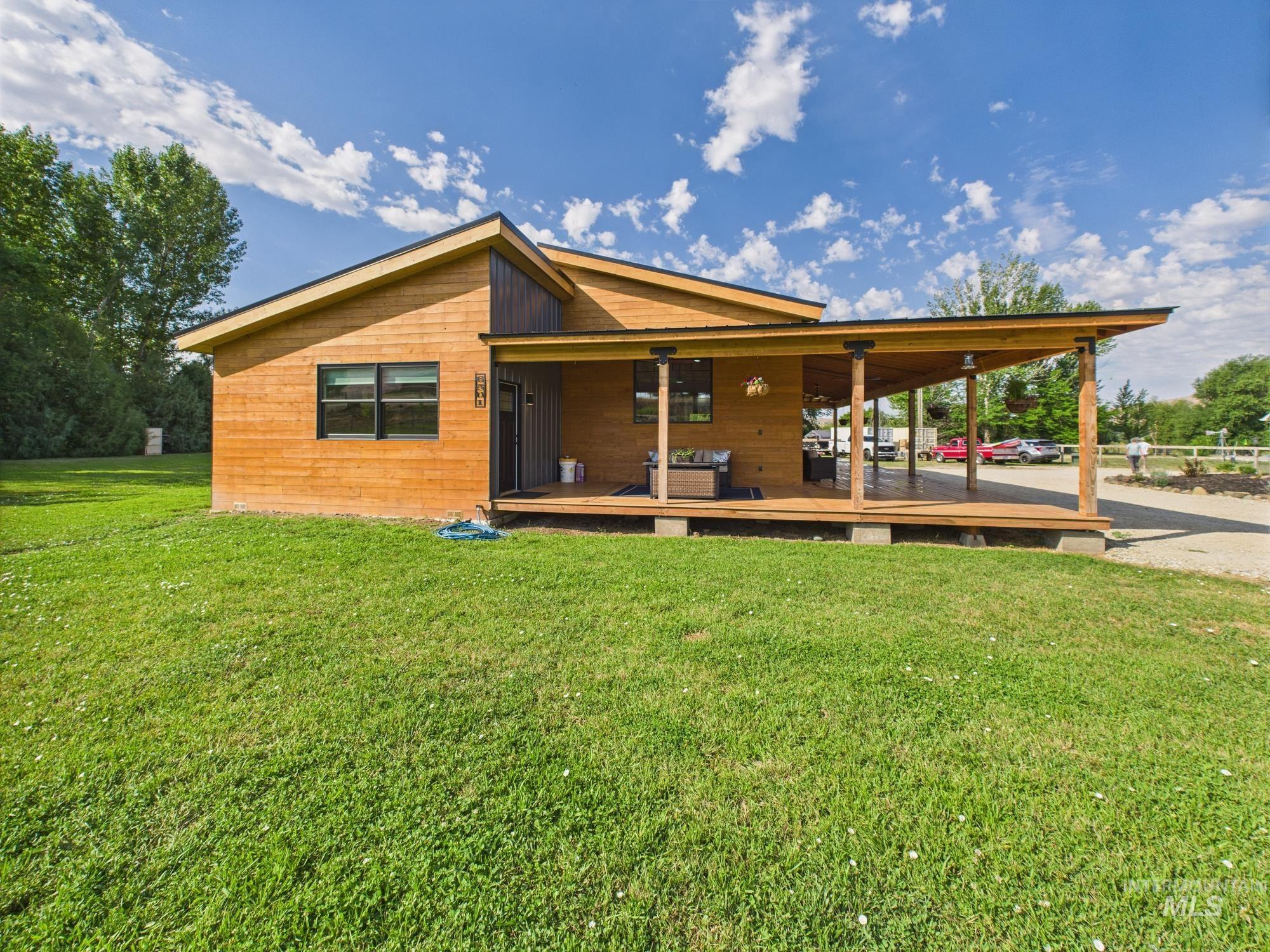 6501 Sweet Ola Hwy, Sweet, Idaho 83670, 2 Bedrooms, 2 Bathrooms, Residential For Sale, Price $535,000, 98975813