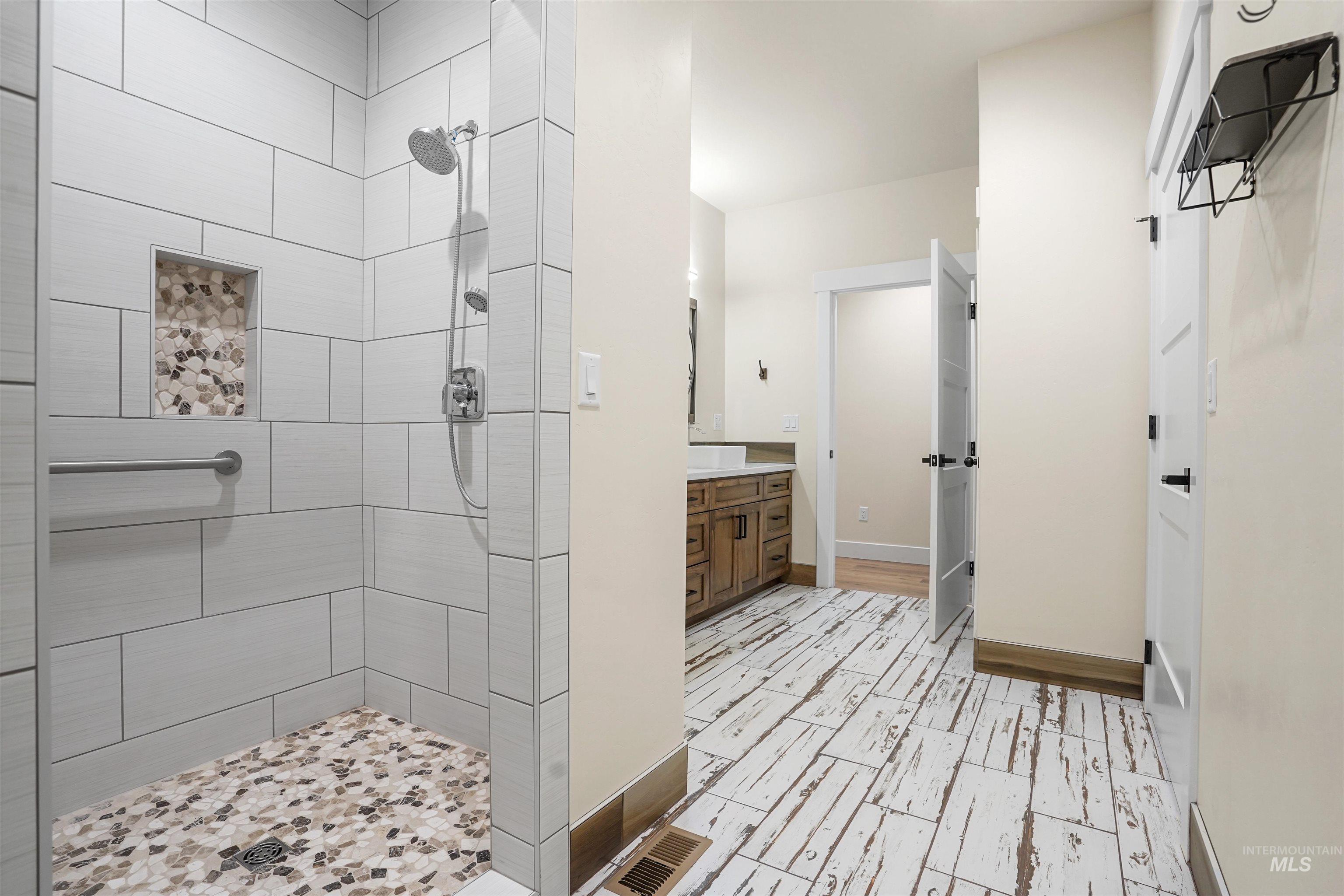 221 S 30 W, Burley, Idaho 83318, 6 Bedrooms, 3.5 Bathrooms, Residential For Sale, Price $950,000, 98975814