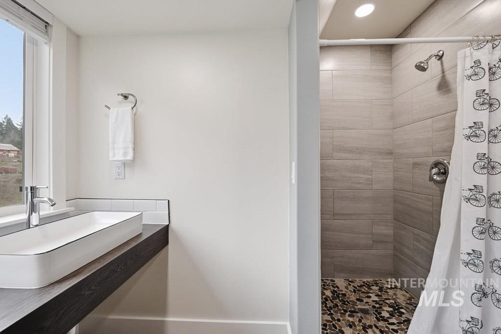 300 Big Meadow Rd, Troy, Idaho 83871, 7 Bedrooms, 6 Bathrooms, Residential For Sale, Price $999,000,MLS 98975815