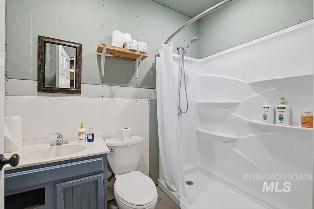 300 Big Meadow Rd, Troy, Idaho 83871, 7 Bedrooms, 6 Bathrooms, Residential For Sale, Price $999,000,MLS 98975815