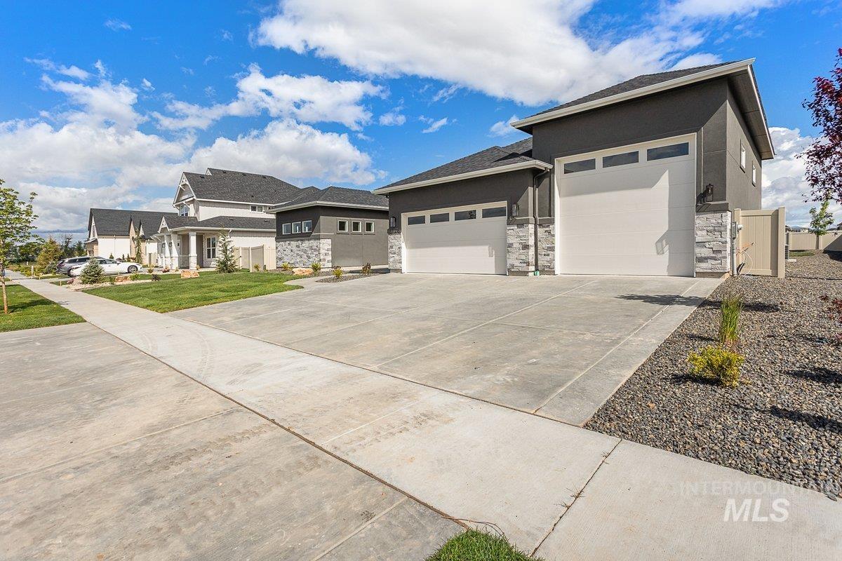 2927 W Three Lakes Dr., Meridian, Idaho 83646, 4 Bedrooms, 3.5 Bathrooms, Residential For Sale, Price $1,350,000, 98975816