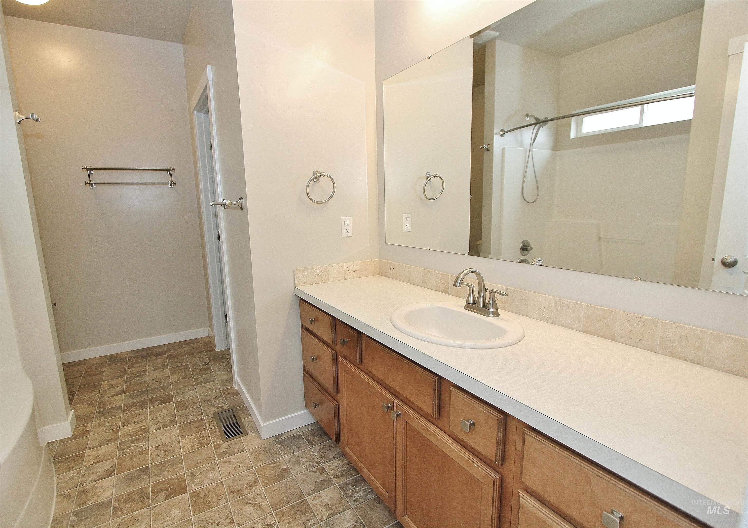 701 E Gannett Dr, Meridian, Idaho 83642, 3 Bedrooms, 2 Bathrooms, Residential For Sale, Price $479,900, 98975817