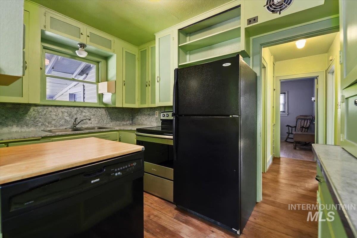 1909 Dearborn St, Caldwell, Idaho 83605, 2 Bedrooms, 1.5 Bathrooms, Residential For Sale, Price $320,000, 98975820