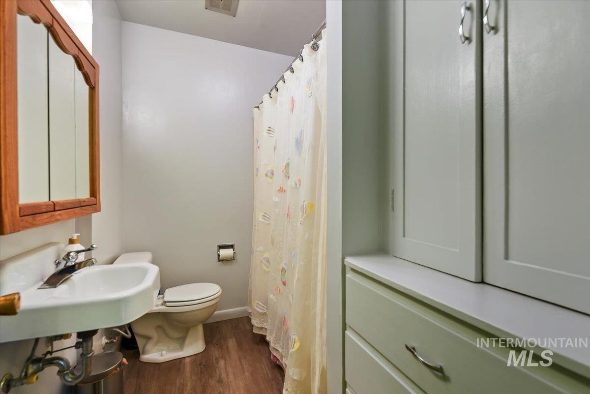 1909 Dearborn St, Caldwell, Idaho 83605, 2 Bedrooms, 1.5 Bathrooms, Residential For Sale, Price $320,000, 98975820