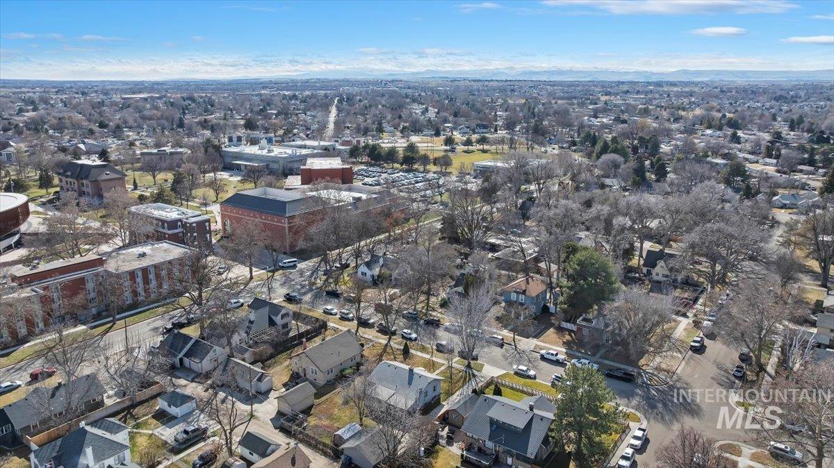 1909 Dearborn St, Caldwell, Idaho 83605, 2 Bedrooms, 1.5 Bathrooms, Residential For Sale, Price $320,000, 98975820