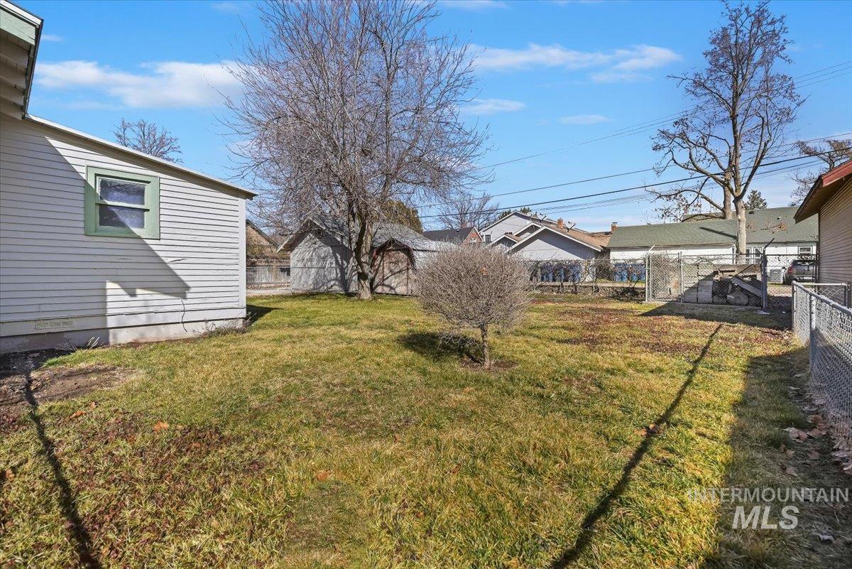 1909 Dearborn St, Caldwell, Idaho 83605, 2 Bedrooms, 1.5 Bathrooms, Residential For Sale, Price $320,000, 98975820