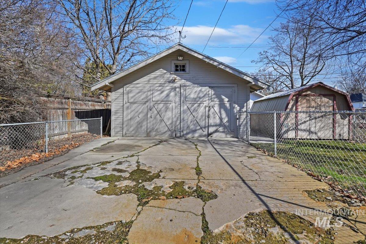 1909 Dearborn St, Caldwell, Idaho 83605, 2 Bedrooms, 1.5 Bathrooms, Residential For Sale, Price $320,000, 98975820