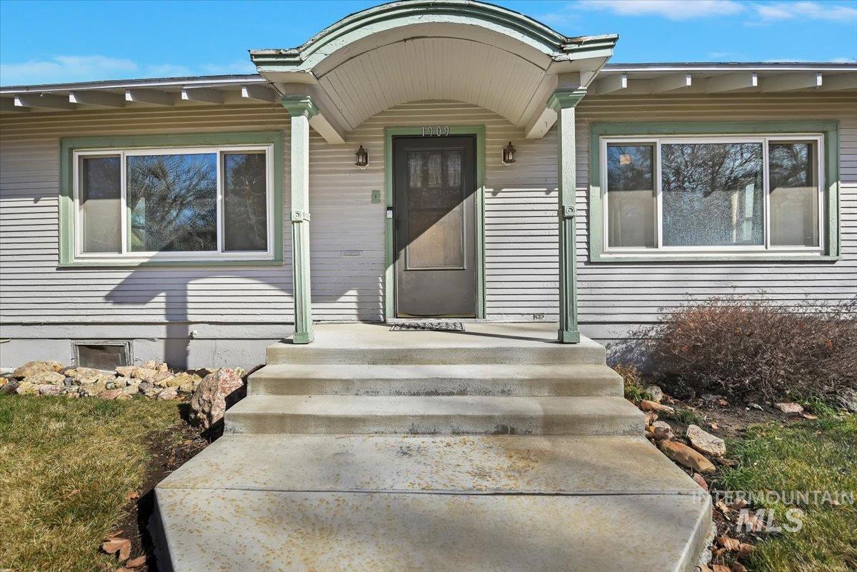 1909 Dearborn St, Caldwell, Idaho 83605, 2 Bedrooms, 1.5 Bathrooms, Residential For Sale, Price $320,000, 98975820