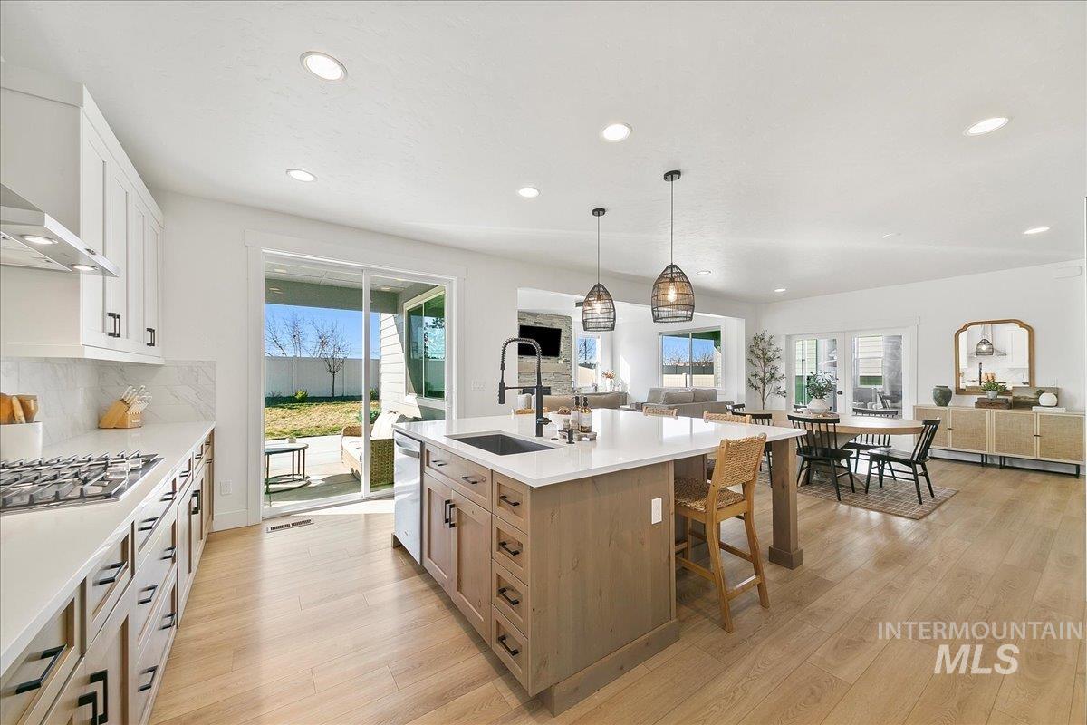 1075 E Whitetail St., Kuna, Idaho 83634, 5 Bedrooms, 3 Bathrooms, Residential For Sale, Price $665,000, 98975822