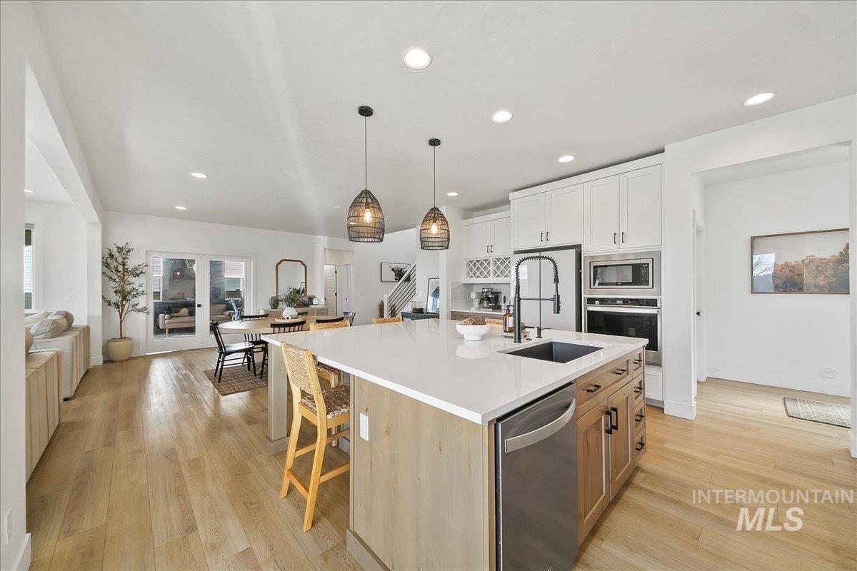 1075 E Whitetail St., Kuna, Idaho 83634, 5 Bedrooms, 3 Bathrooms, Residential For Sale, Price $665,000, 98975822