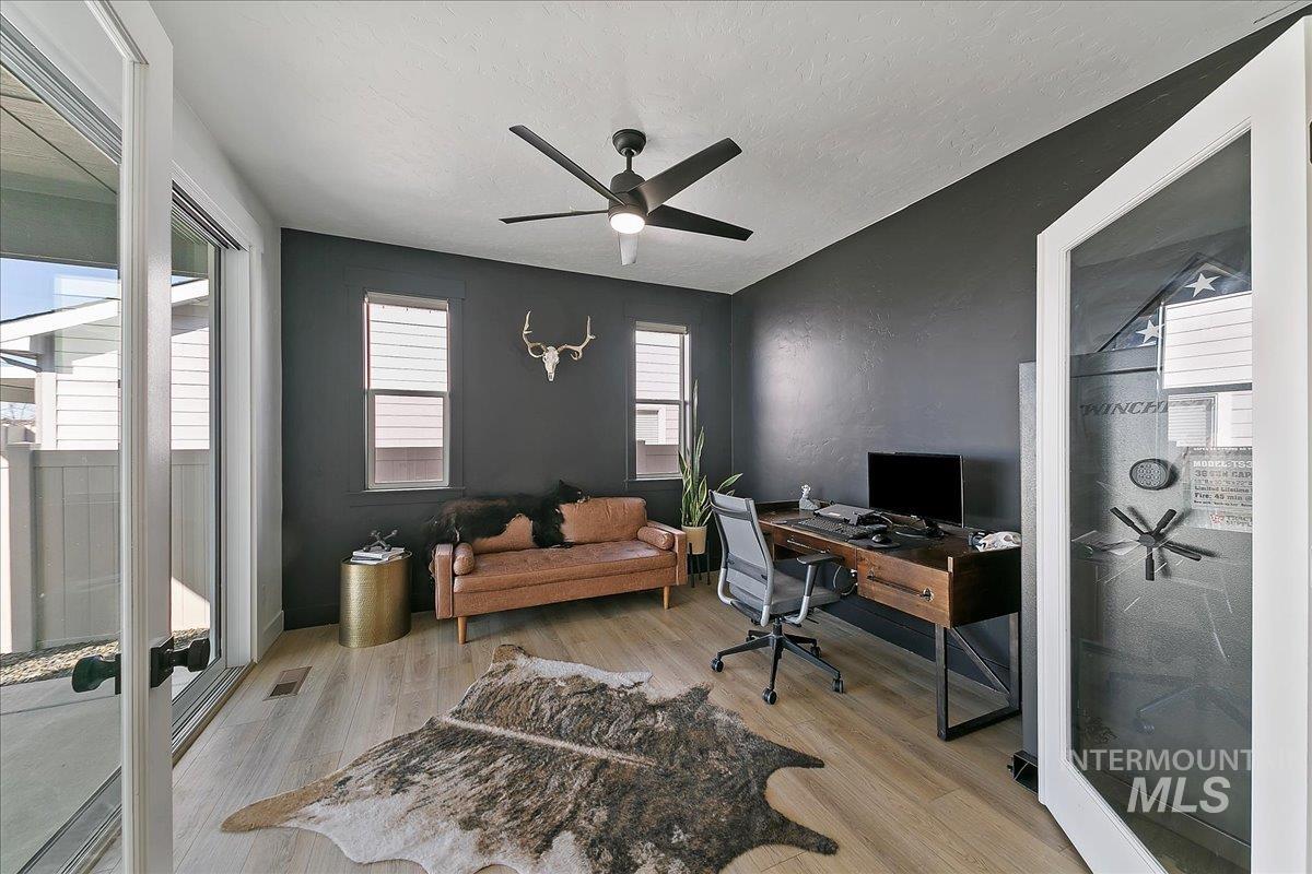 1075 E Whitetail St., Kuna, Idaho 83634, 5 Bedrooms, 3 Bathrooms, Residential For Sale, Price $665,000, 98975822