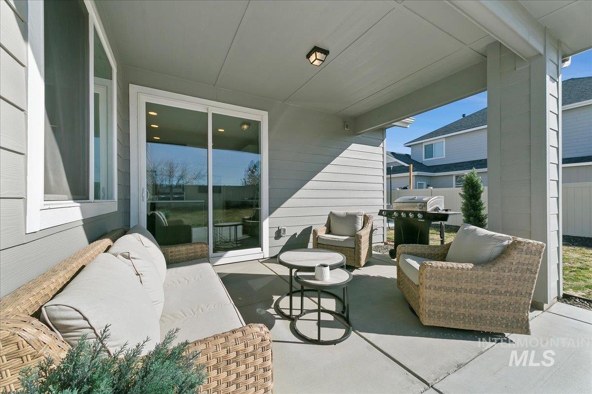 1075 E Whitetail St., Kuna, Idaho 83634, 5 Bedrooms, 3 Bathrooms, Residential For Sale, Price $665,000, 98975822