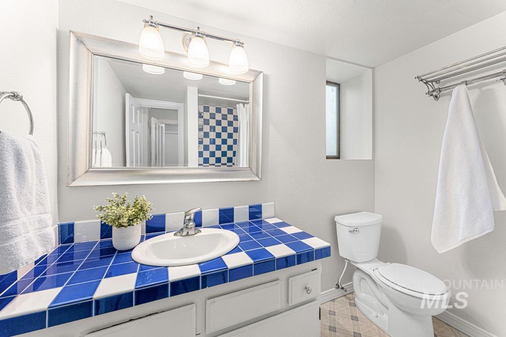 253 W Skylark Drive, Boise, Idaho 83702, 4 Bedrooms, 2.5 Bathrooms, Residential For Sale, Price $799,000, 98975828