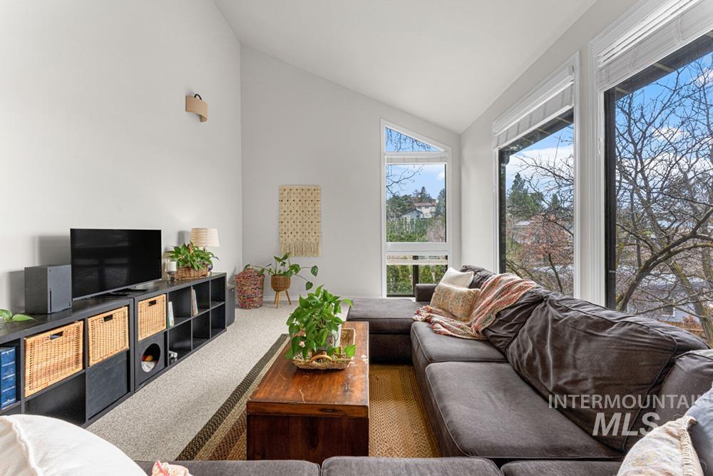 253 W Skylark Drive, Boise, Idaho 83702, 4 Bedrooms, 2.5 Bathrooms, Residential For Sale, Price $799,000, 98975828