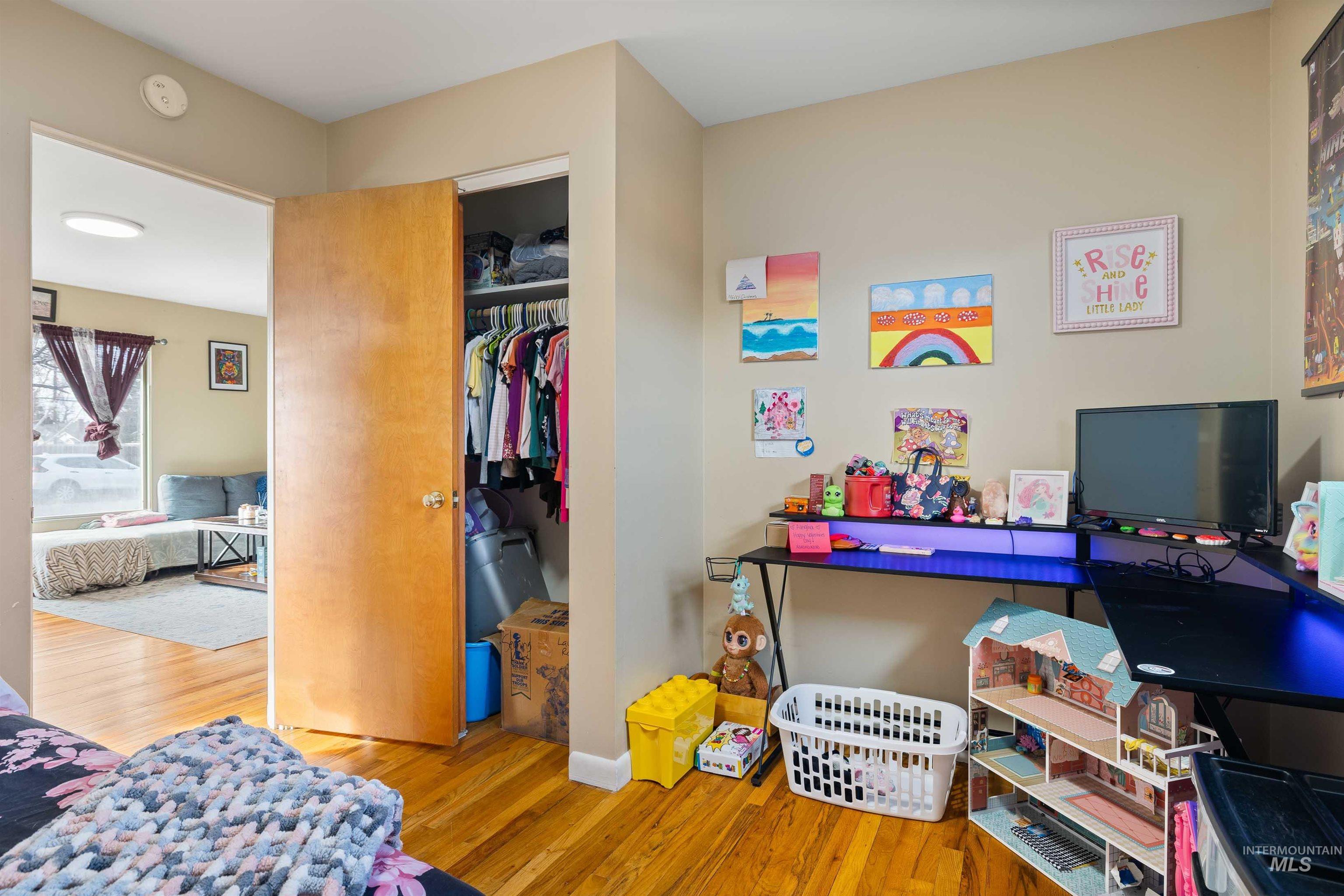 280-290 Carney Street, Twin Falls, Idaho 83301, 2 Bedrooms, 1 Bathroom, Residential Income For Sale, Price $359,900, 98975832