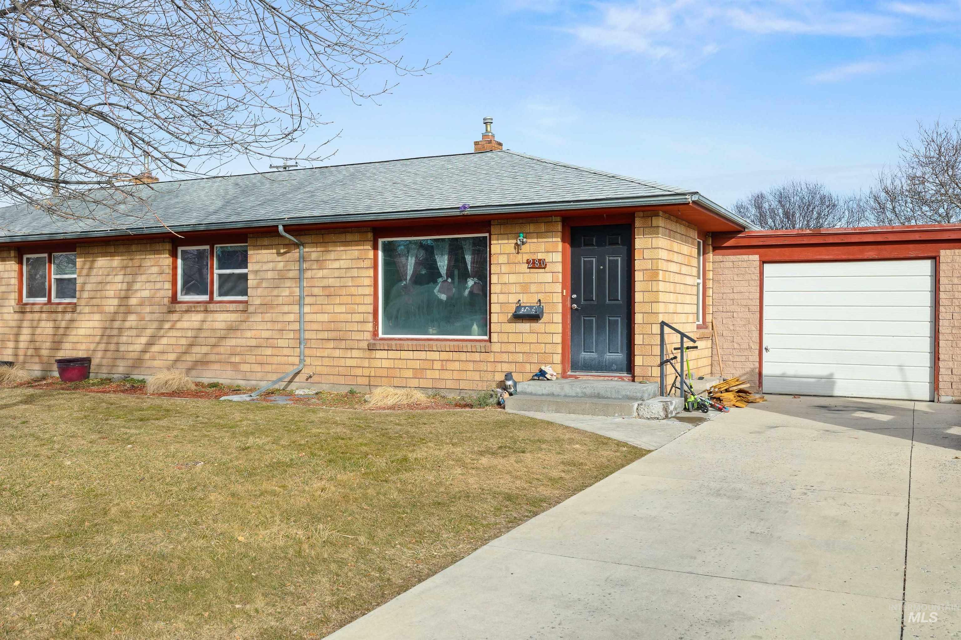 280-290 Carney Street, Twin Falls, Idaho 83301, 2 Bedrooms, 1 Bathroom, Residential Income For Sale, Price $359,900, 98975832