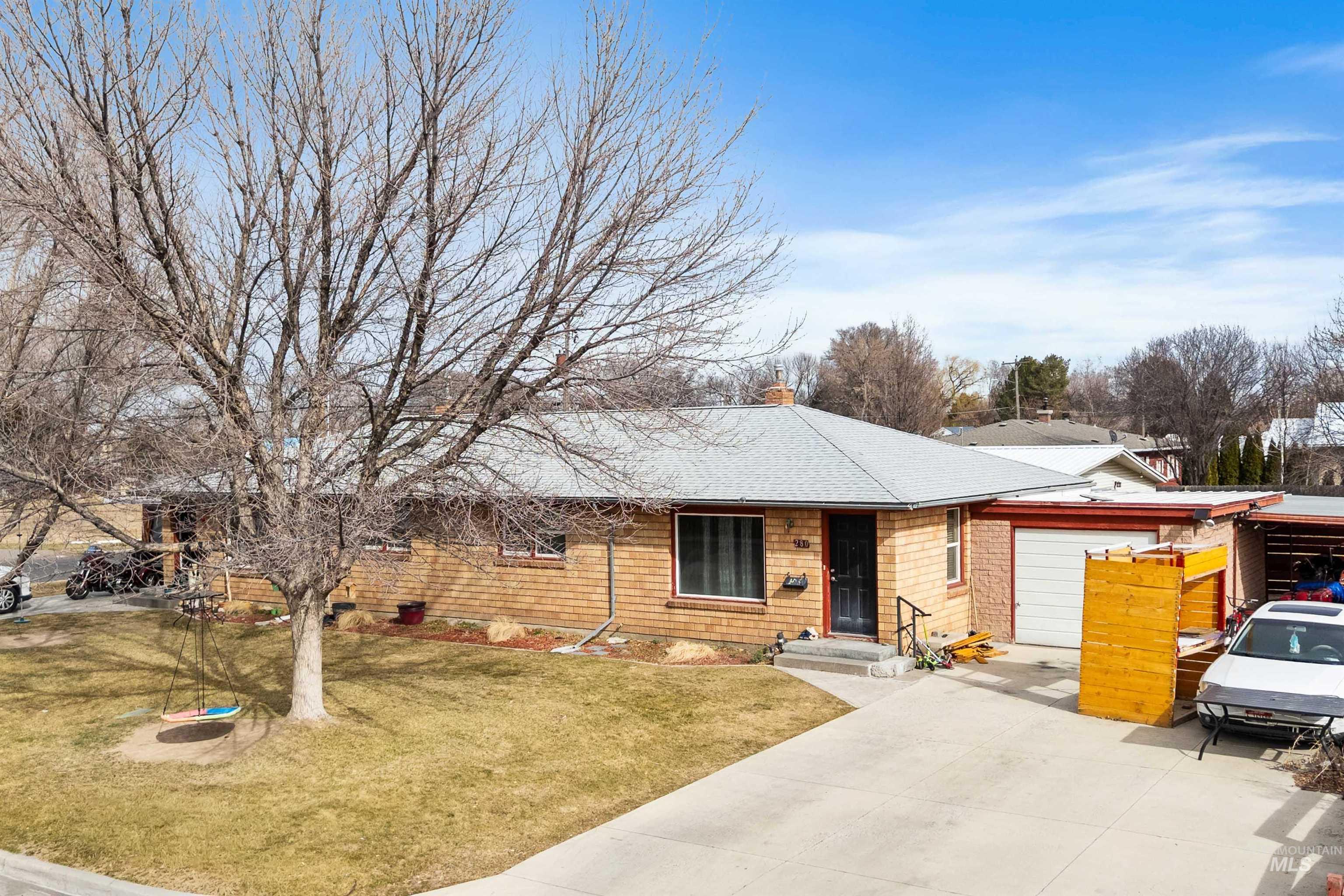 280-290 Carney Street, Twin Falls, Idaho 83301, 2 Bedrooms, 1 Bathroom, Residential Income For Sale, Price $359,900,MLS 98975832