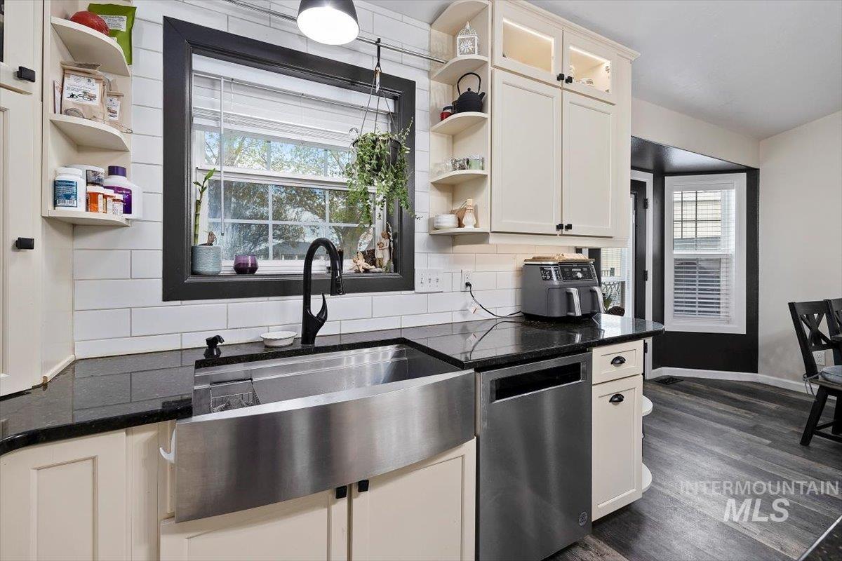 809 Eastridge Drive, Kimberly, Idaho 83341, 5 Bedrooms, 3 Bathrooms, Residential For Sale, Price $749,900, 98975835