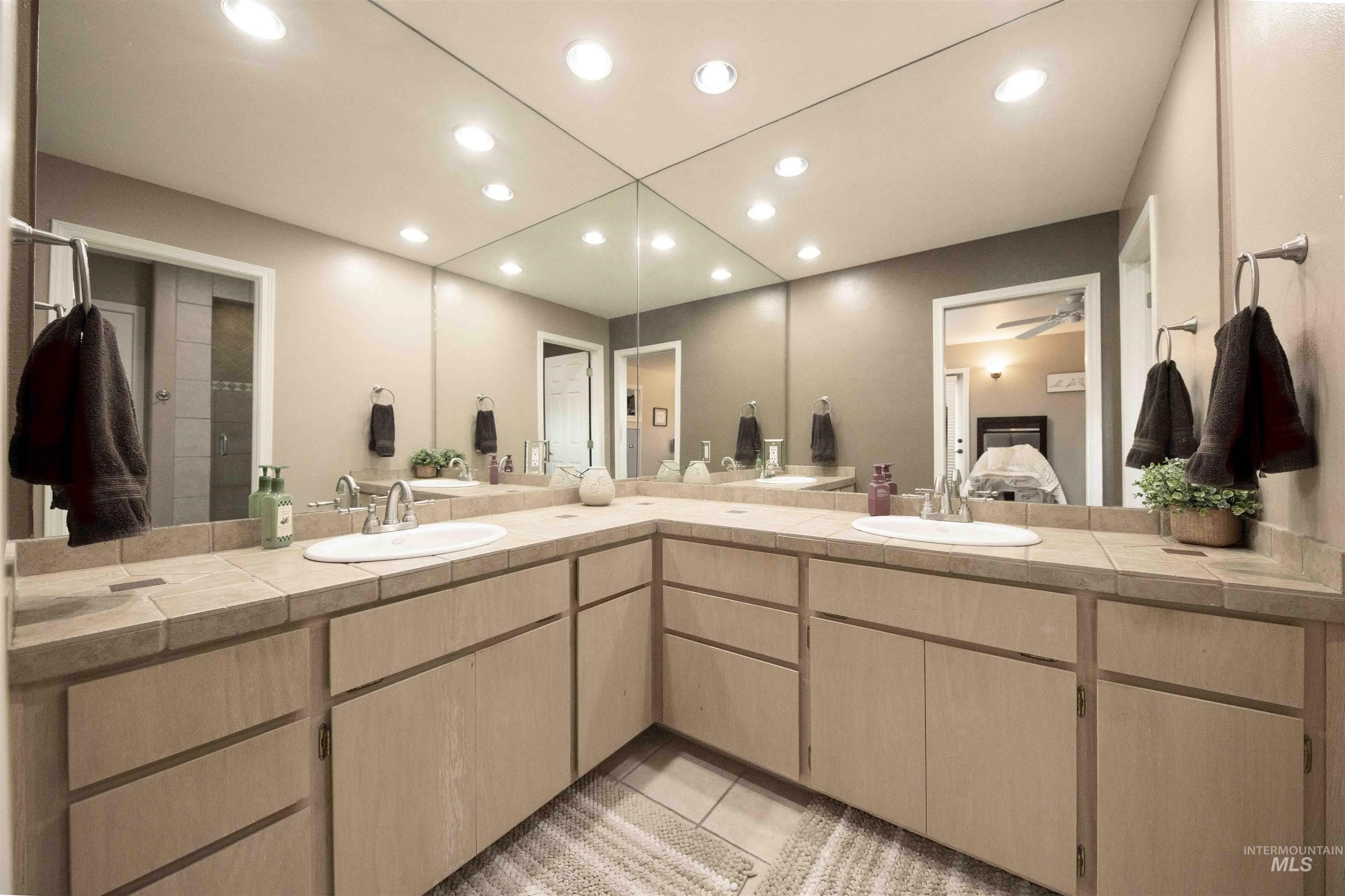 3780 Nicklaus Drive, Clarkston, Washington 99403, 4 Bedrooms, 3 Bathrooms, Residential For Sale, Price $724,000, 98975837