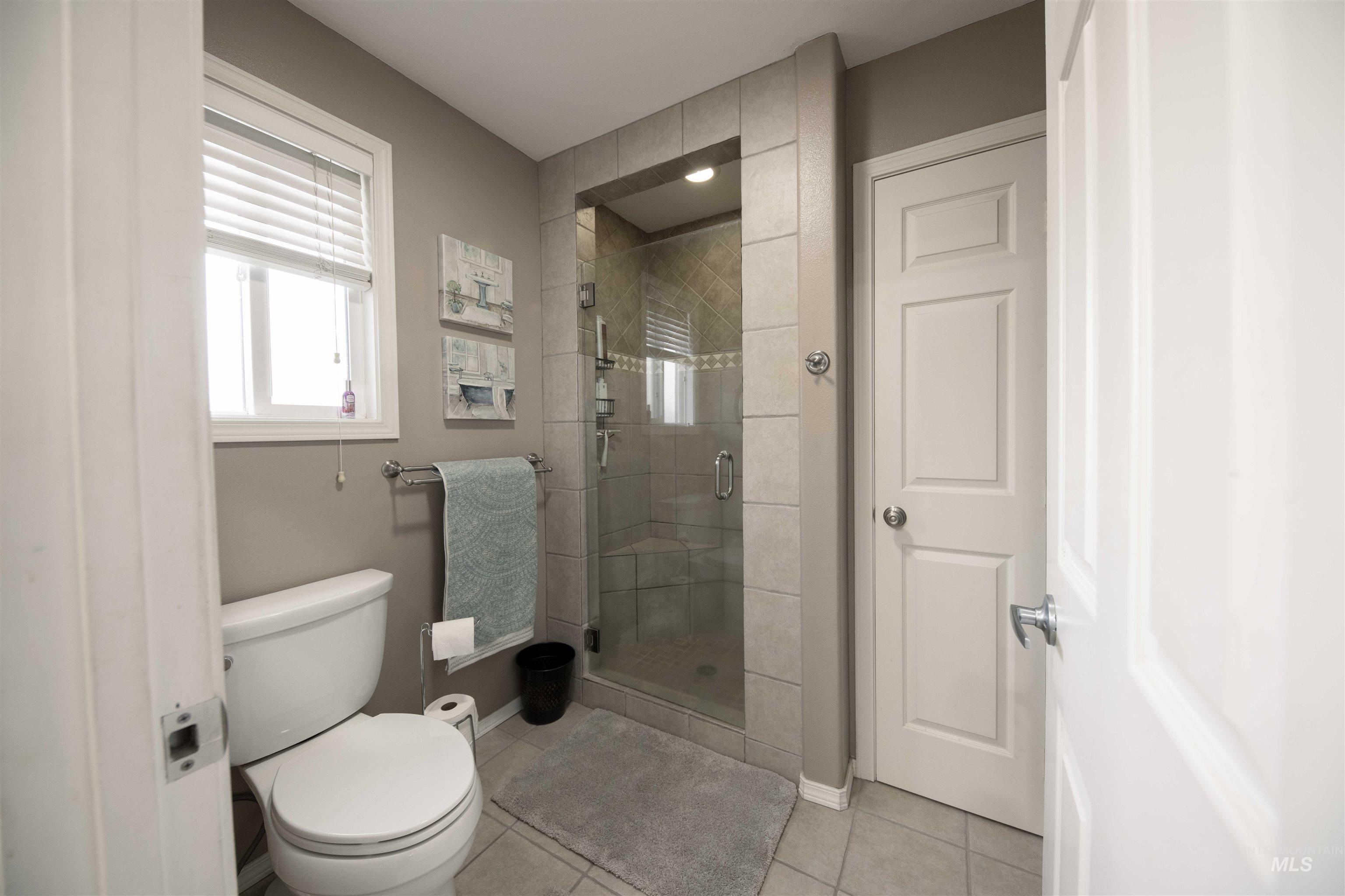 3780 Nicklaus Drive, Clarkston, Washington 99403, 4 Bedrooms, 3 Bathrooms, Residential For Sale, Price $724,000, 98975837