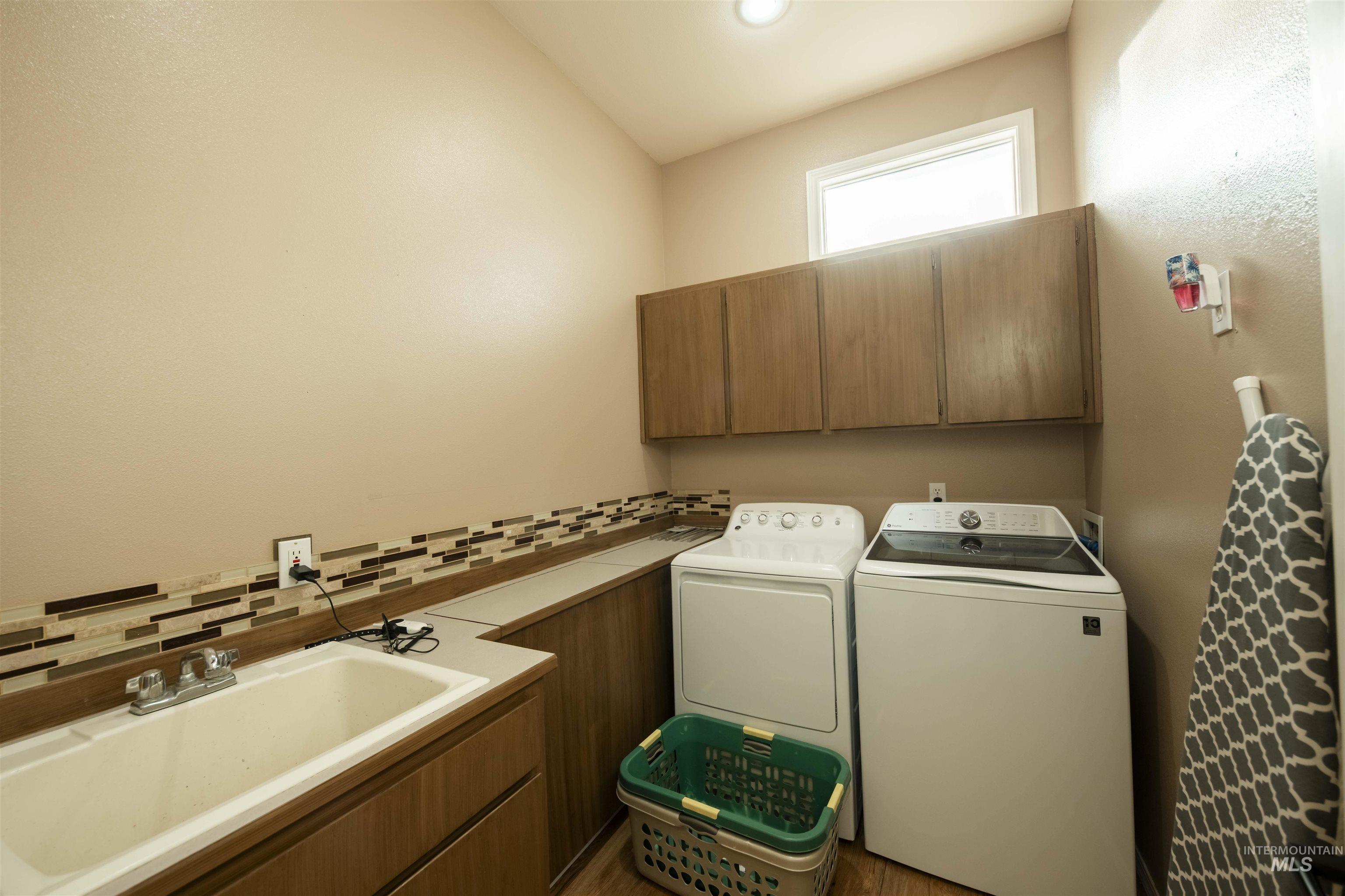 3780 Nicklaus Drive, Clarkston, Washington 99403, 4 Bedrooms, 3 Bathrooms, Residential For Sale, Price $699,000,MLS 98975837