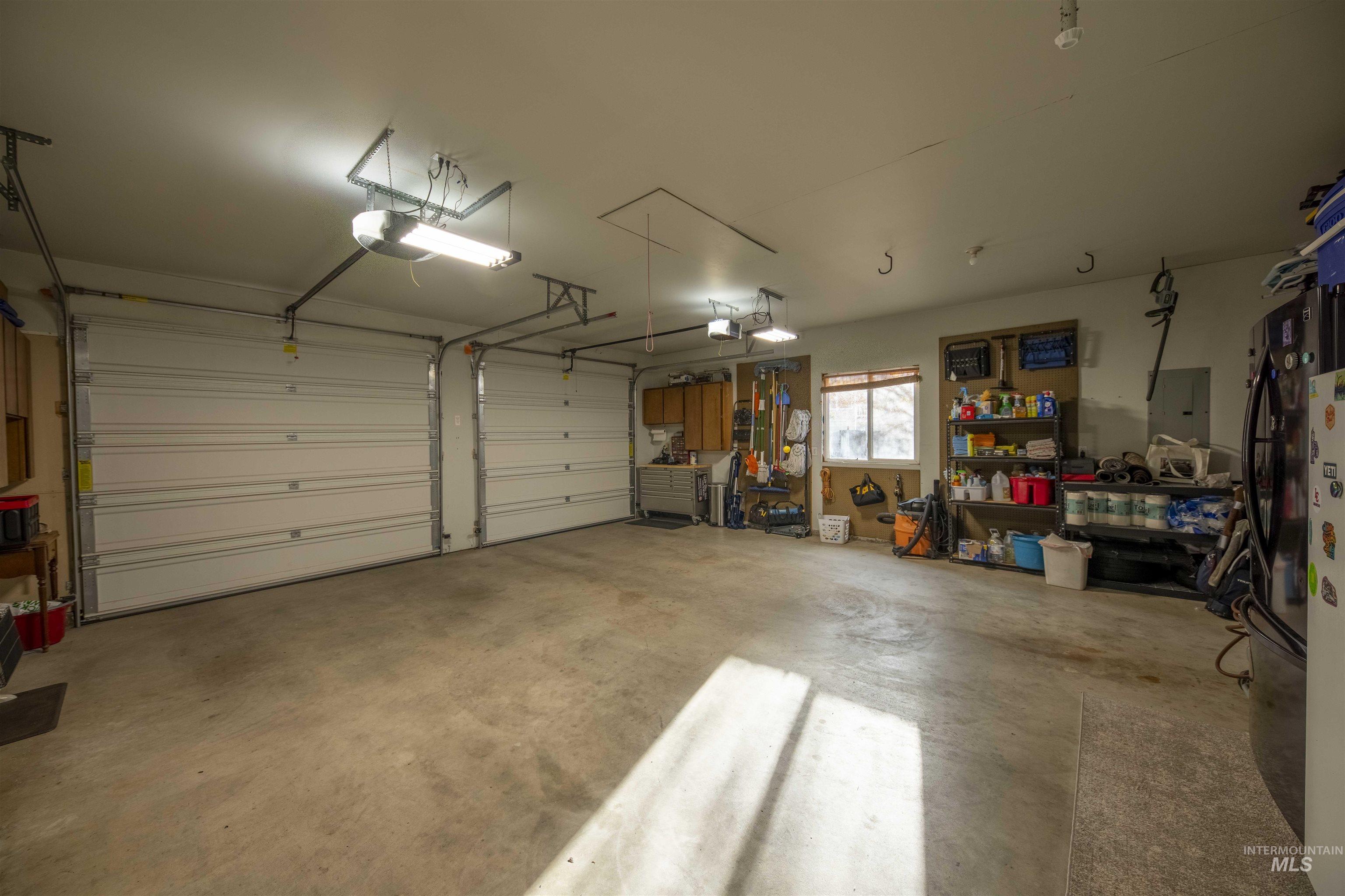 3780 Nicklaus Drive, Clarkston, Washington 99403, 4 Bedrooms, 3 Bathrooms, Residential For Sale, Price $699,000,MLS 98975837