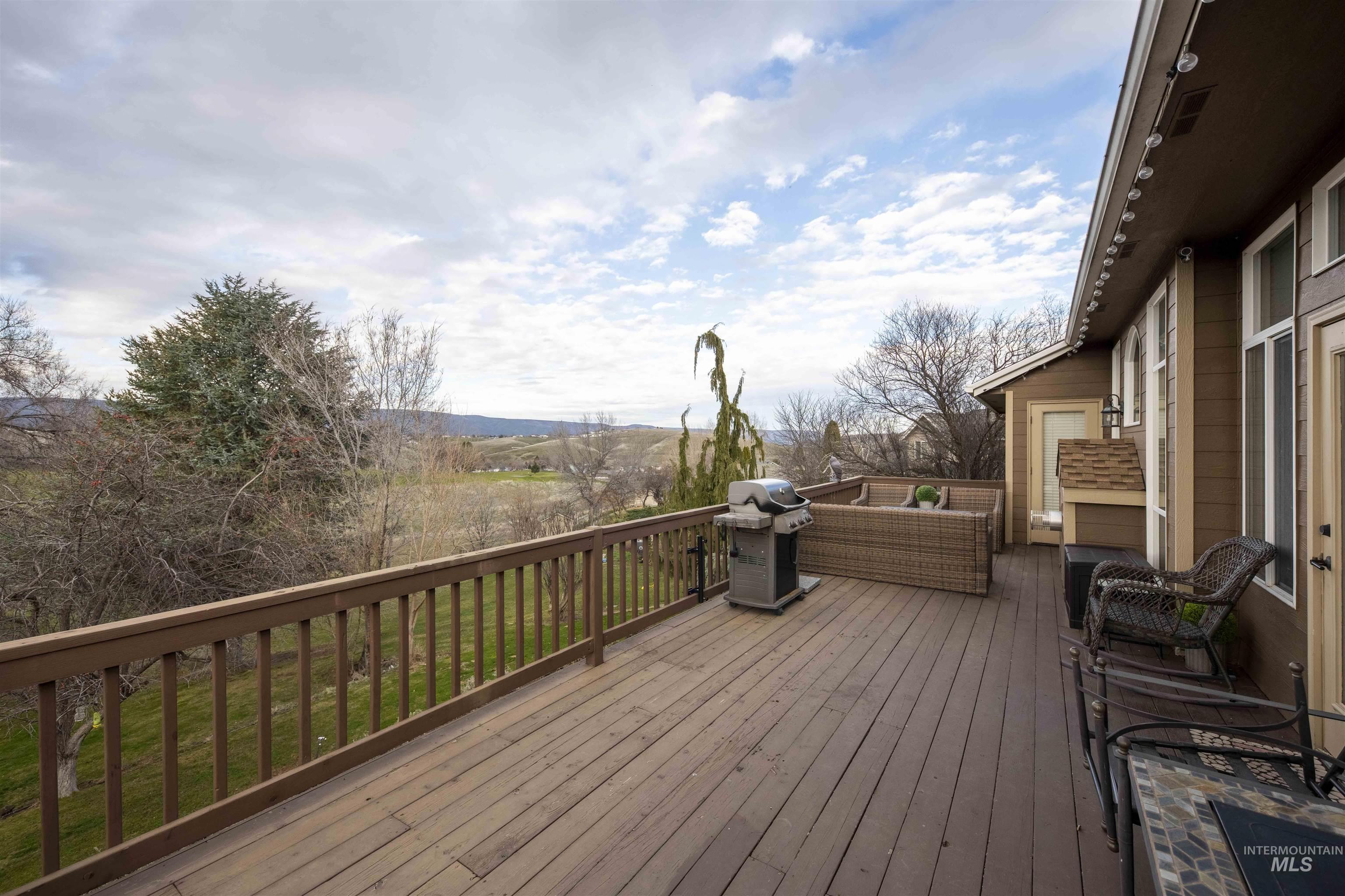 3780 Nicklaus Drive, Clarkston, Washington 99403, 4 Bedrooms, 3 Bathrooms, Residential For Sale, Price $699,000,MLS 98975837