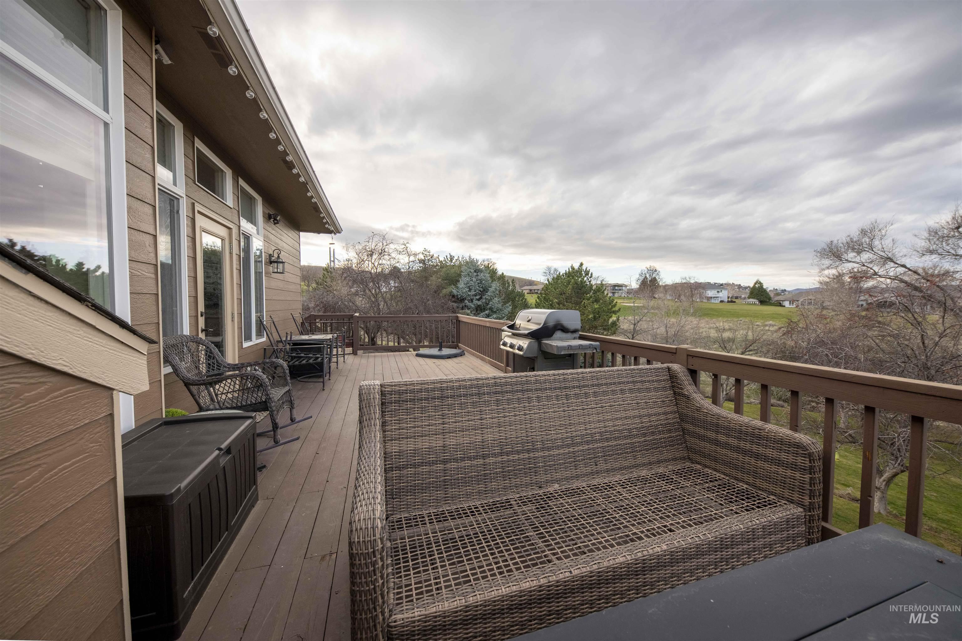 3780 Nicklaus Drive, Clarkston, Washington 99403, 4 Bedrooms, 3 Bathrooms, Residential For Sale, Price $699,000,MLS 98975837