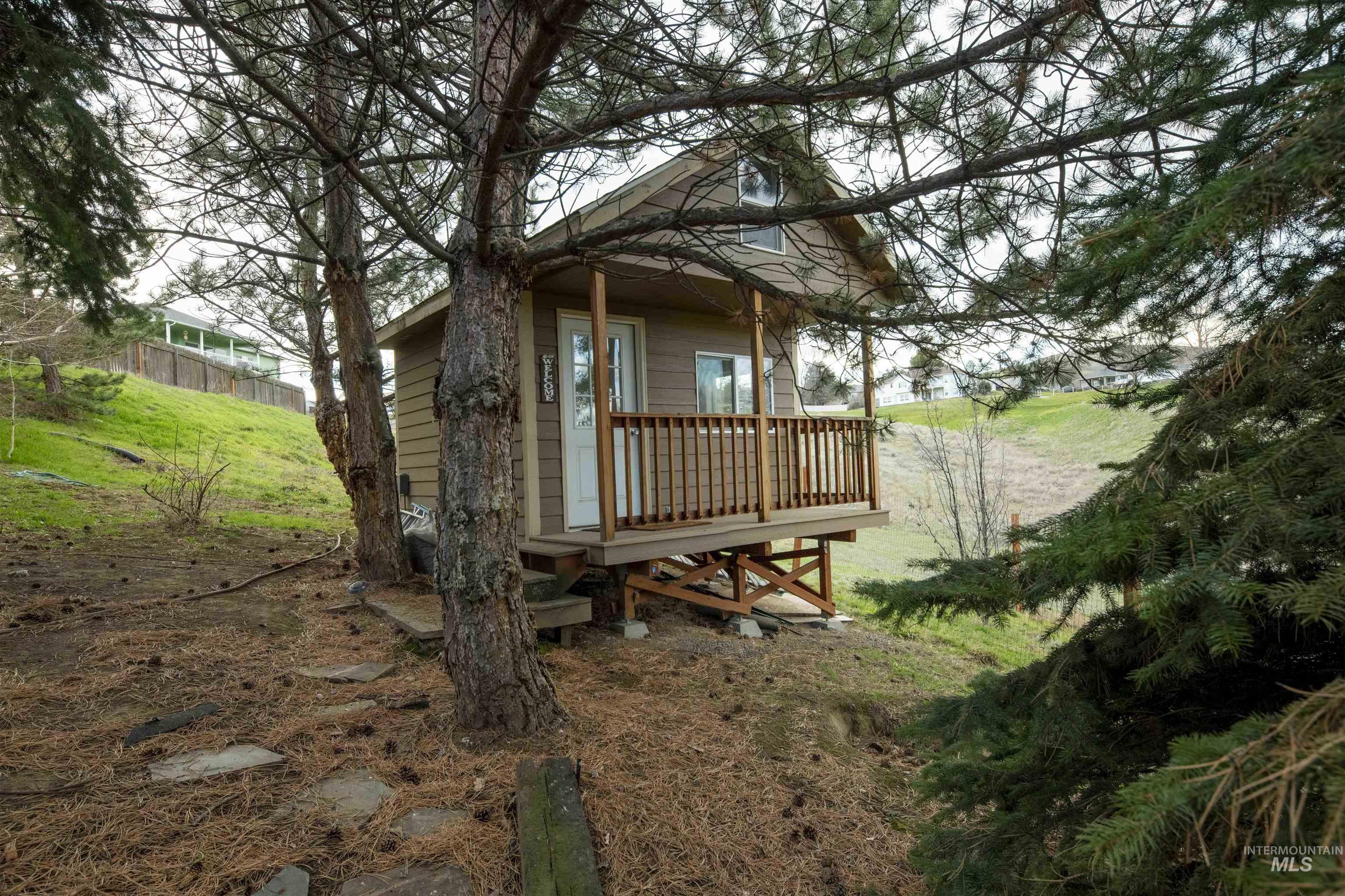 3780 Nicklaus Drive, Clarkston, Washington 99403, 4 Bedrooms, 3 Bathrooms, Residential For Sale, Price $699,000,MLS 98975837