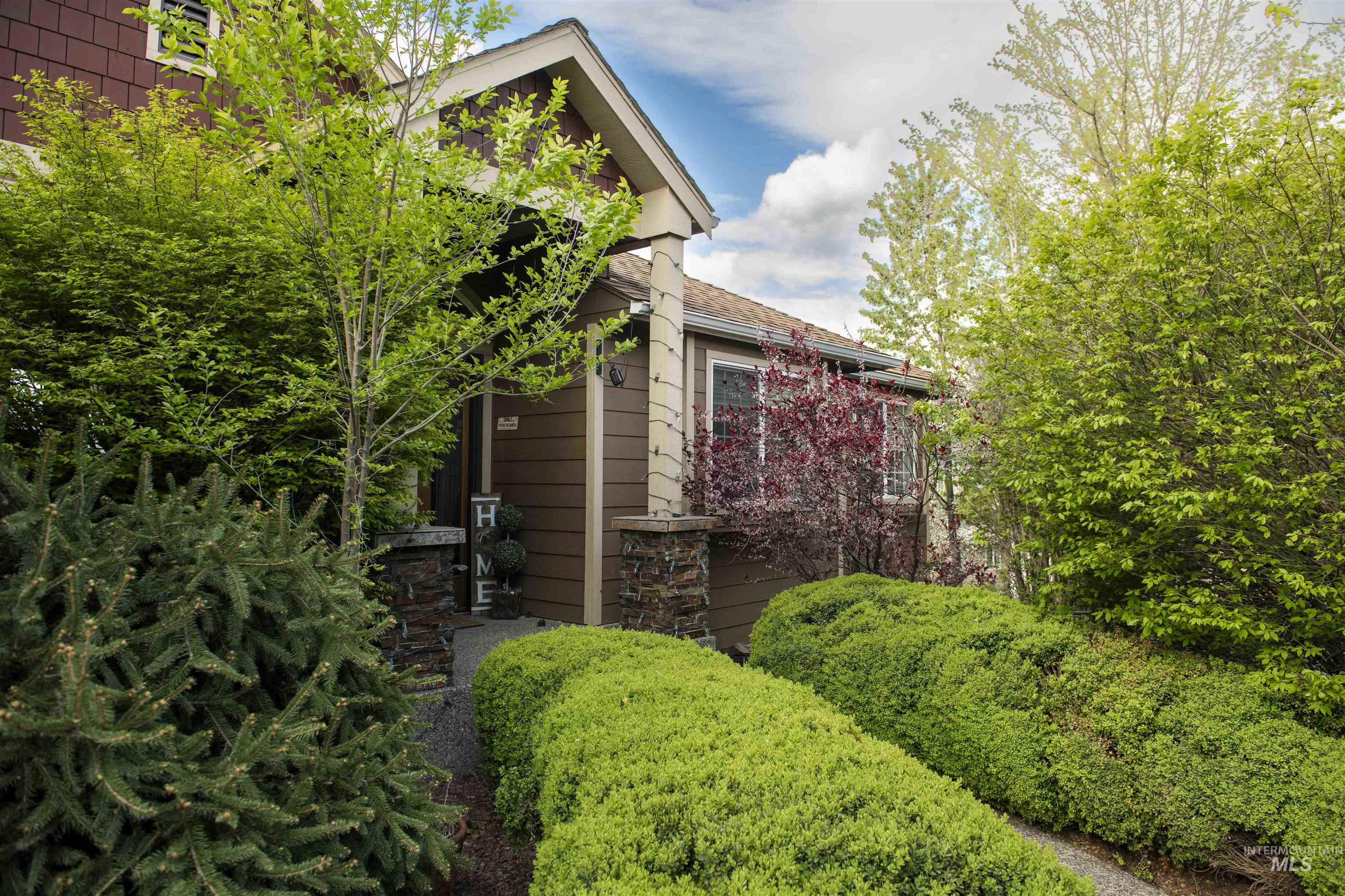 3780 Nicklaus Drive, Clarkston, Washington 99403, 4 Bedrooms, 3 Bathrooms, Residential For Sale, Price $699,000,MLS 98975837