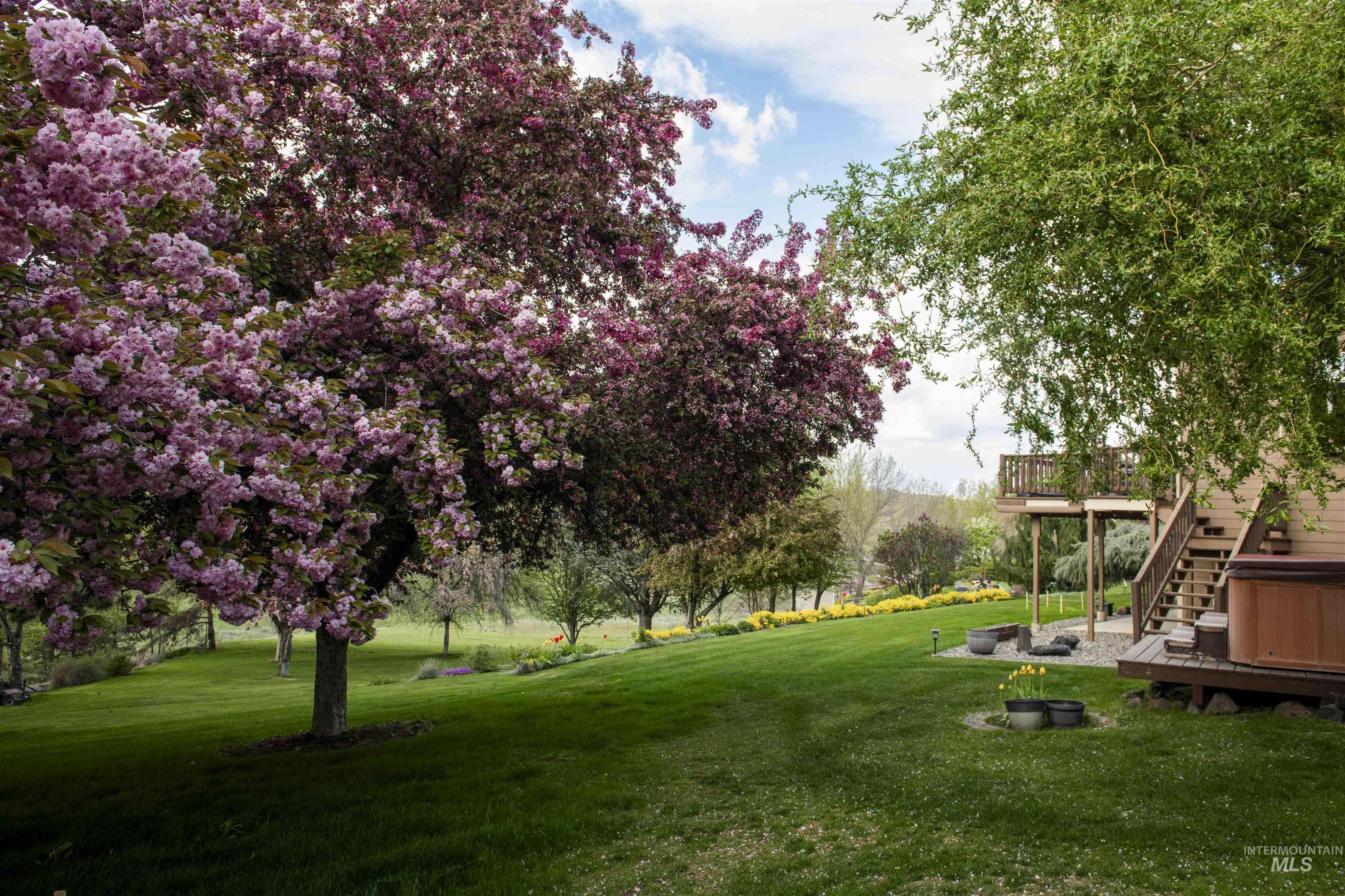 3780 Nicklaus Drive, Clarkston, Washington 99403, 4 Bedrooms, 3 Bathrooms, Residential For Sale, Price $699,000,MLS 98975837