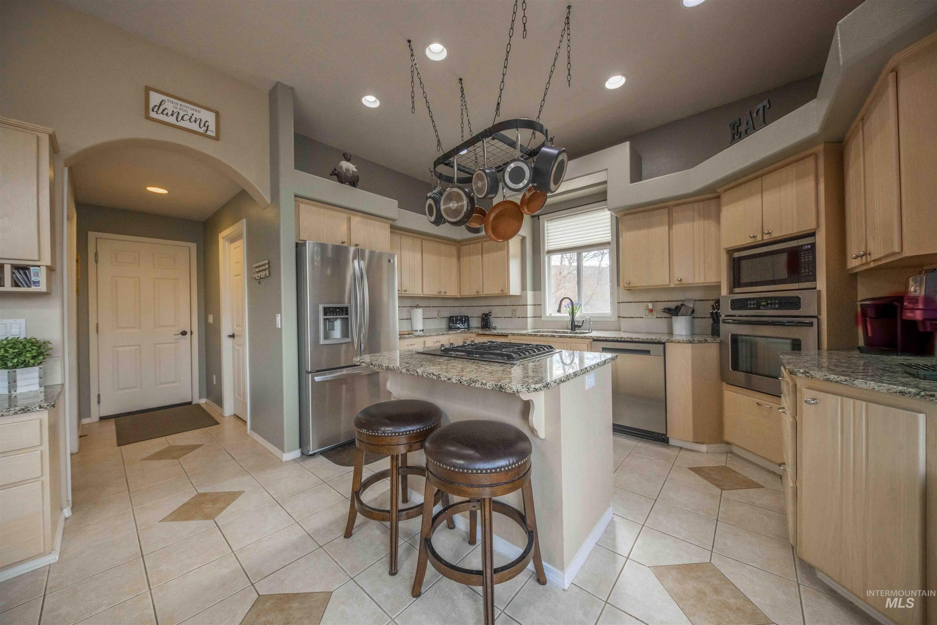 3780 Nicklaus Drive, Clarkston, Washington 99403, 4 Bedrooms, 3 Bathrooms, Residential For Sale, Price $699,000,MLS 98975837