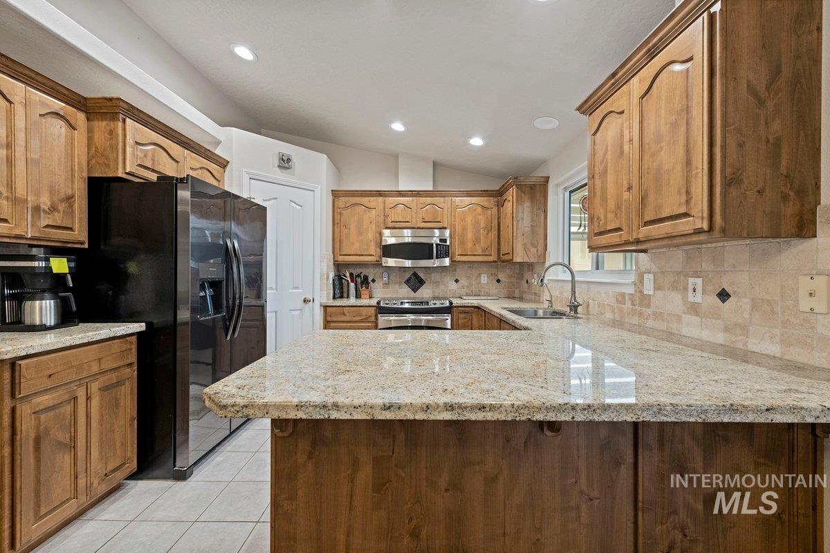 2060 Bonnie Drive, Payette, Idaho 83661, 3 Bedrooms, 2 Bathrooms, Residential For Sale, Price $421,000, 98975843