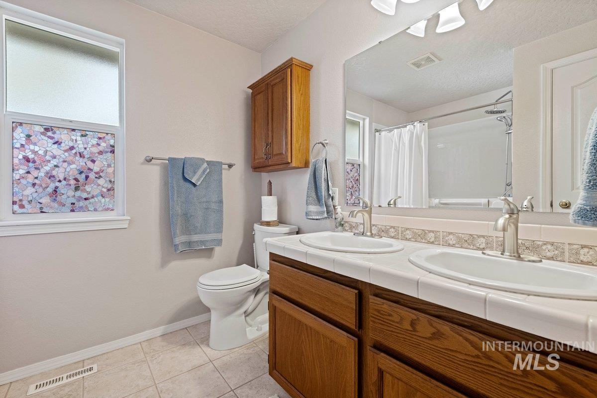 2060 Bonnie Drive, Payette, Idaho 83661, 3 Bedrooms, 2 Bathrooms, Residential For Sale, Price $421,000, 98975843