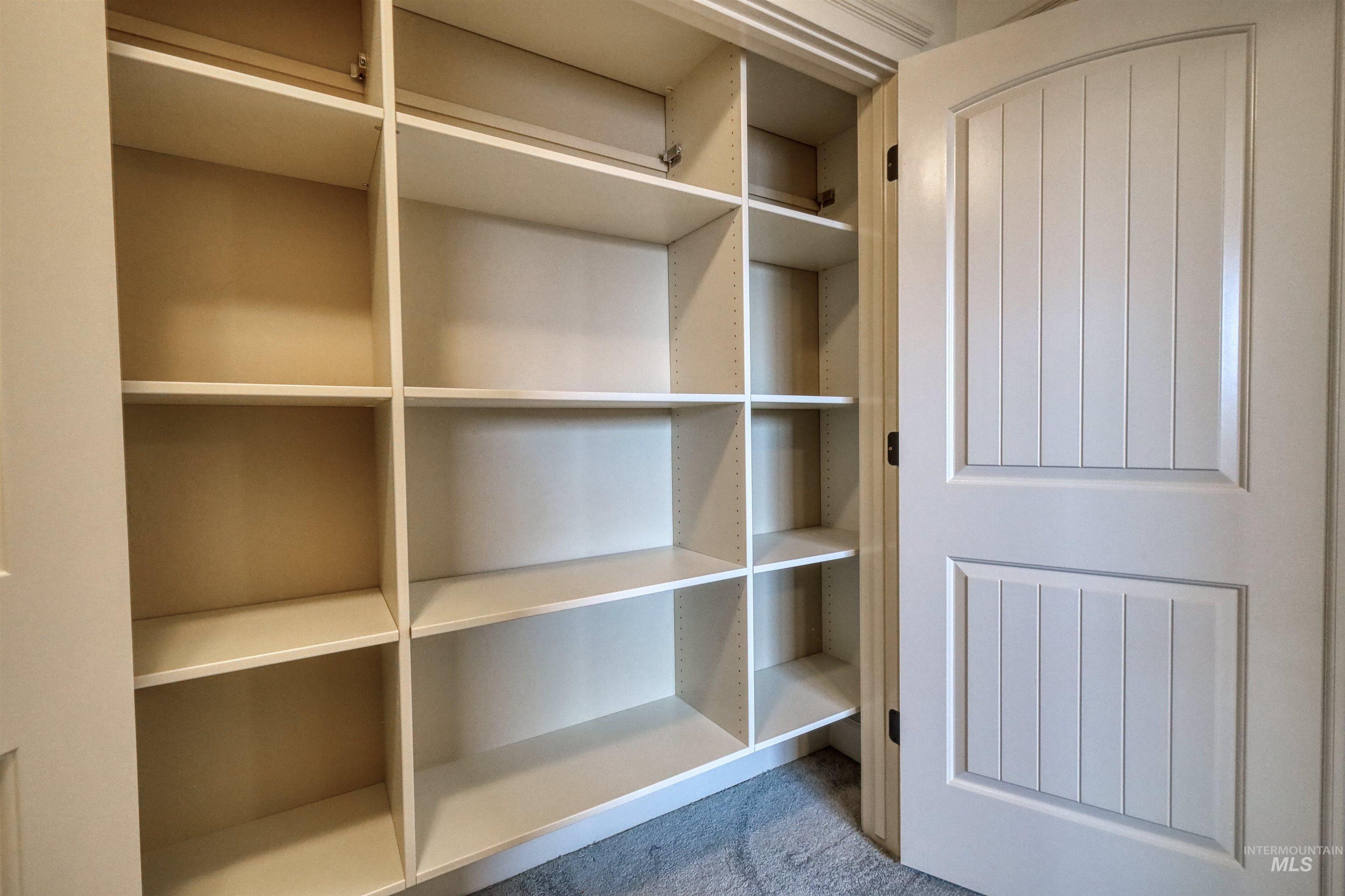 2813 S Bayhill Ct, Nampa, Idaho 83686, 3 Bedrooms, 3 Bathrooms, Residential For Sale, Price $648,000, 98975845